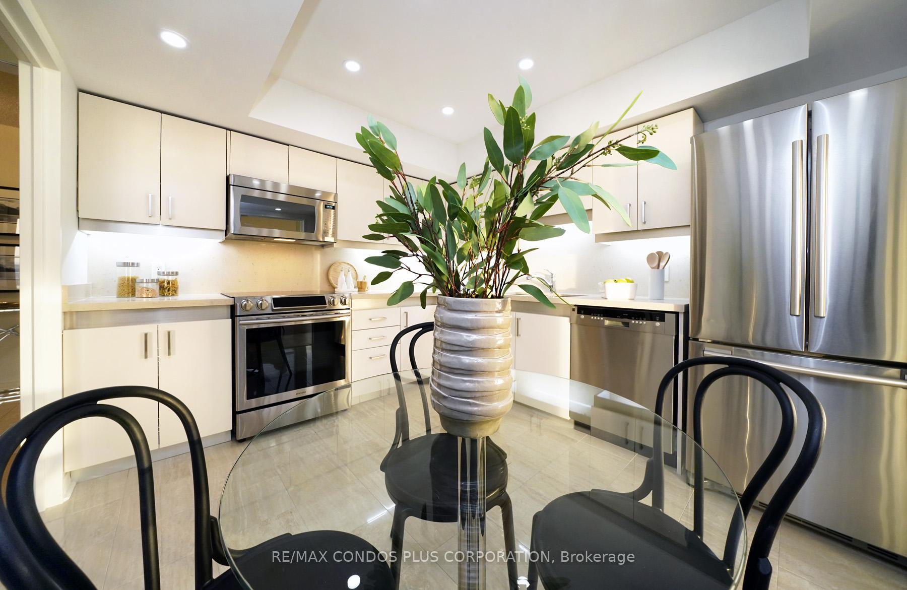 Photo 13 of Unit 3603, 65 Harbour Square, Toronto, Waterfront Communities — HOMEH