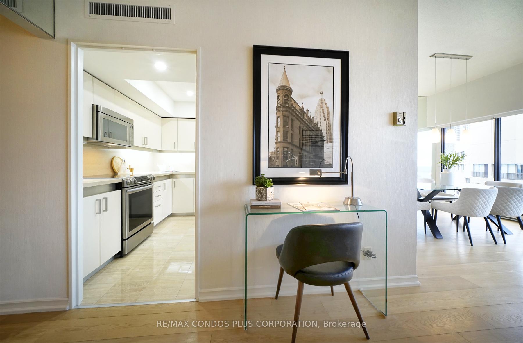 Photo 6 of Unit 3603, 65 Harbour Square, Toronto, Waterfront Communities — HOMEH
