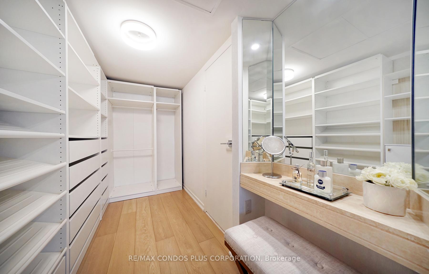 Photo 9 of Unit 3603, 65 Harbour Square, Toronto, Waterfront Communities — HOMEH