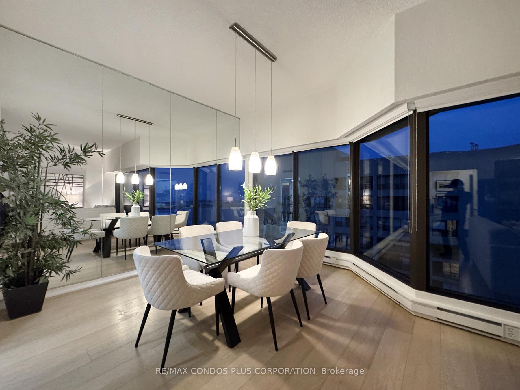 Photo 11 of Unit 3603, 65 Harbour Square, Toronto, Waterfront Communities — HOMEH