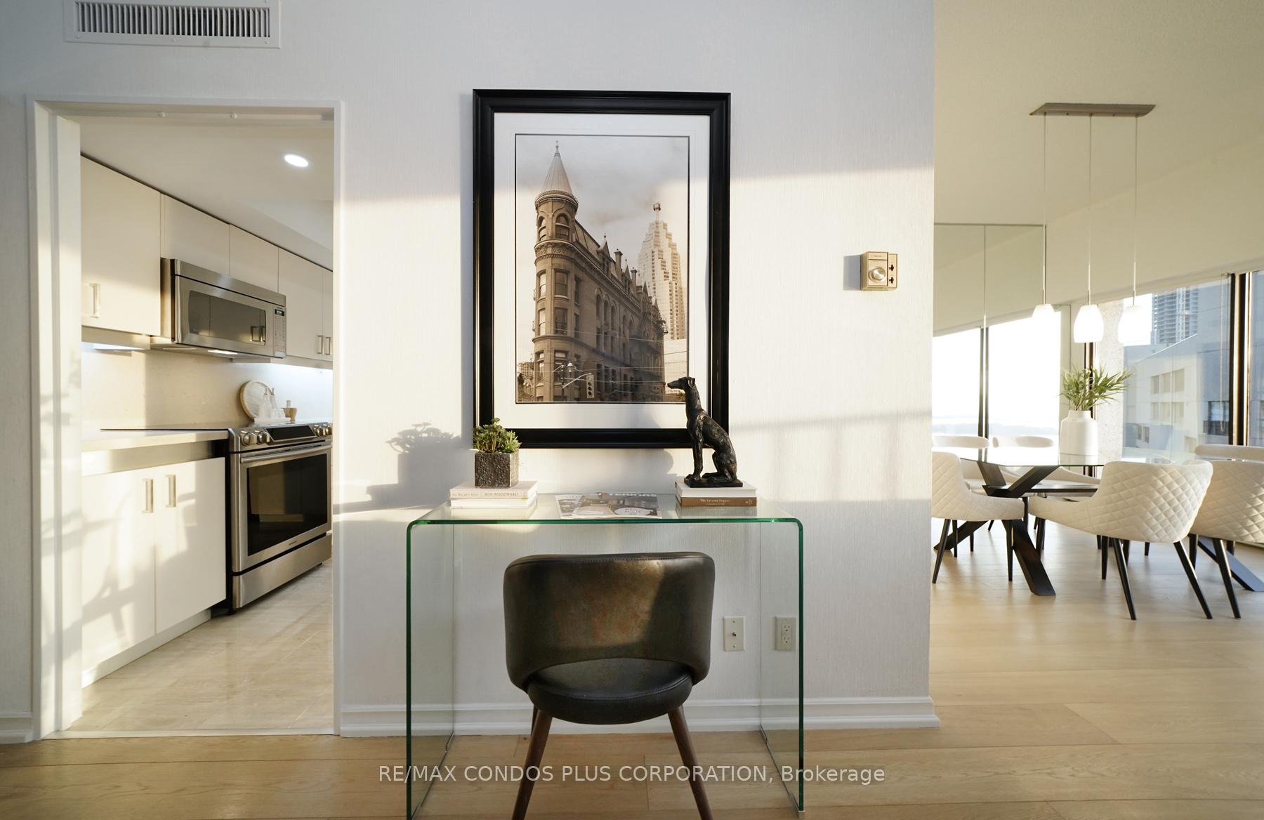 Photo 15 of Unit 3603, 65 Harbour Square, Toronto, Waterfront Communities — HOMEH
