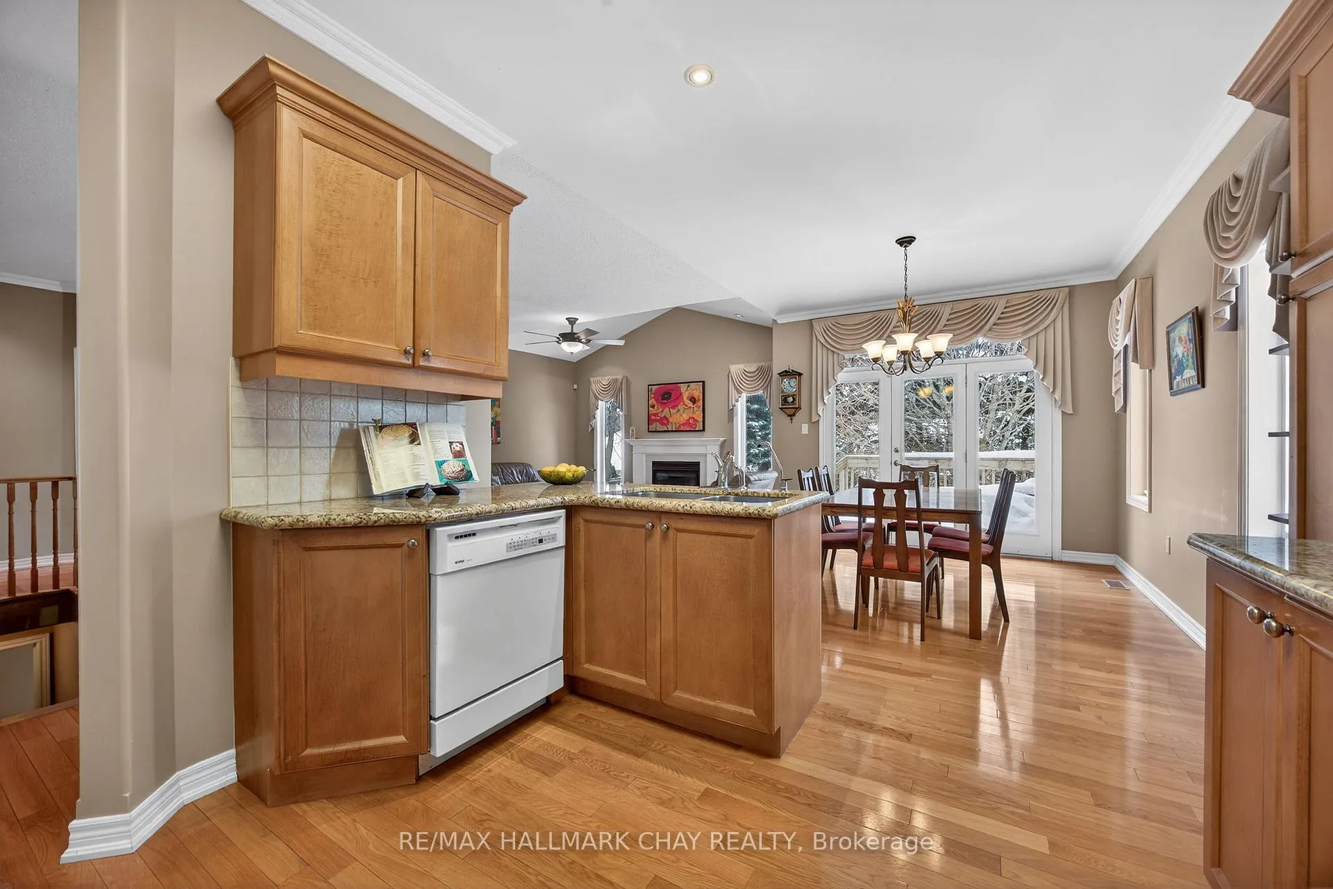 Photo 12 of 16 Stapleton Place, Barrie, Ardagh — HOMEH