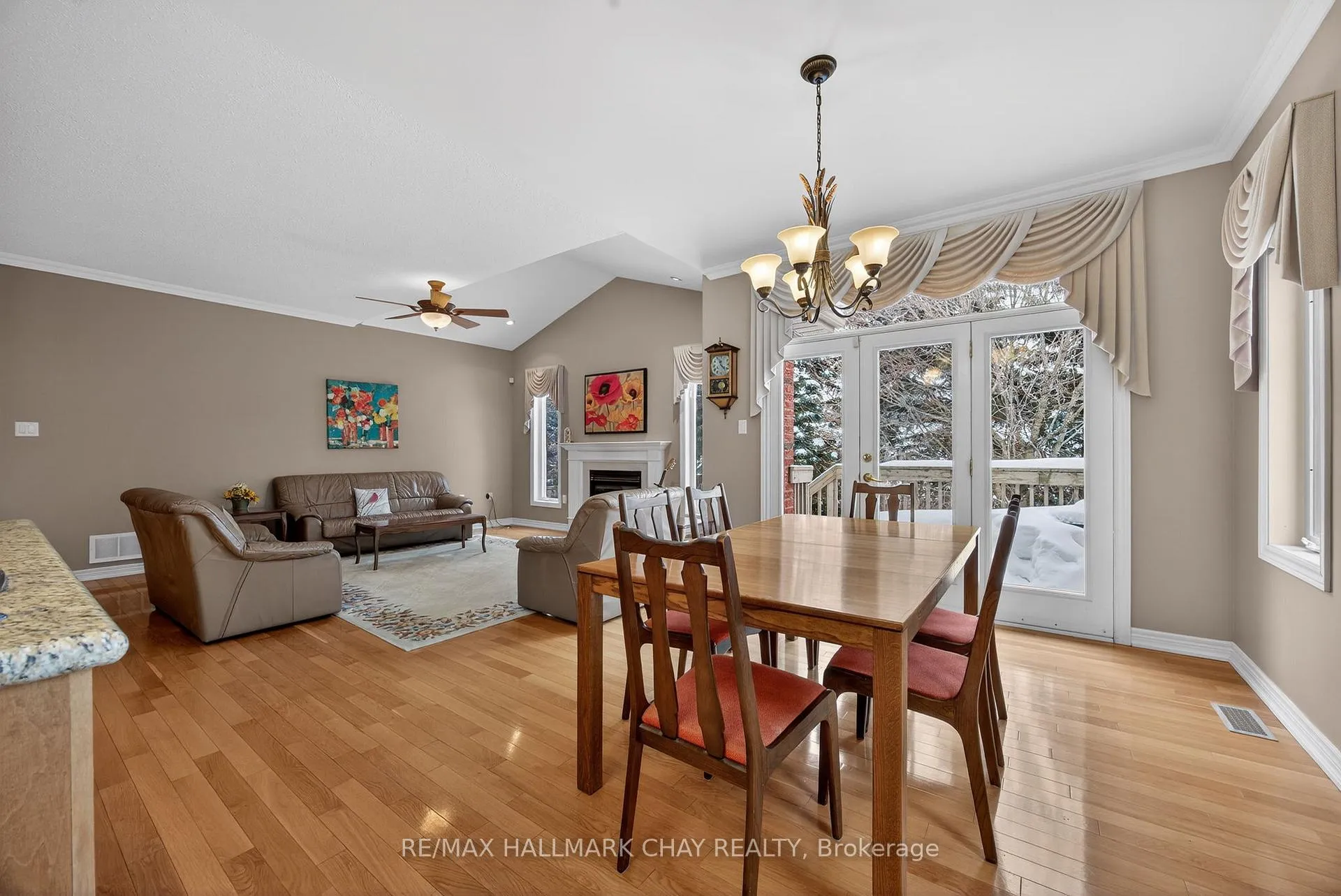 Photo 13 of 16 Stapleton Place, Barrie, Ardagh — HOMEH