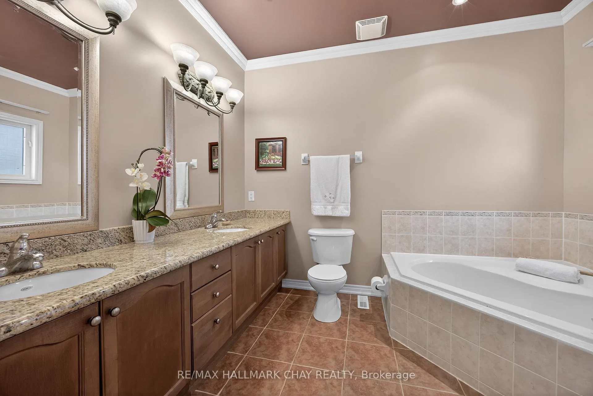 Photo 20 of 16 Stapleton Place, Barrie, Ardagh — HOMEH