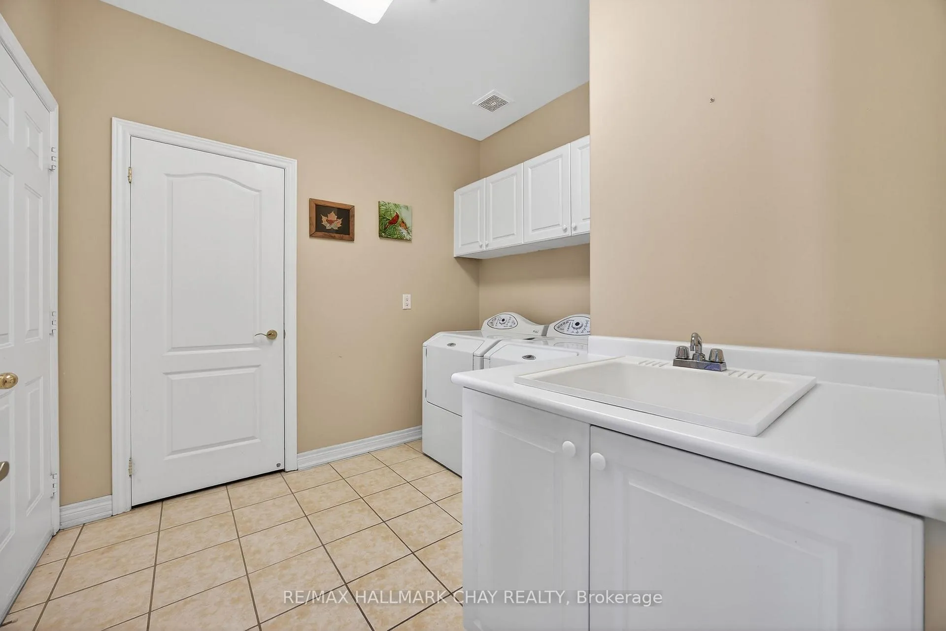 Photo 24 of 16 Stapleton Place, Barrie, Ardagh — HOMEH