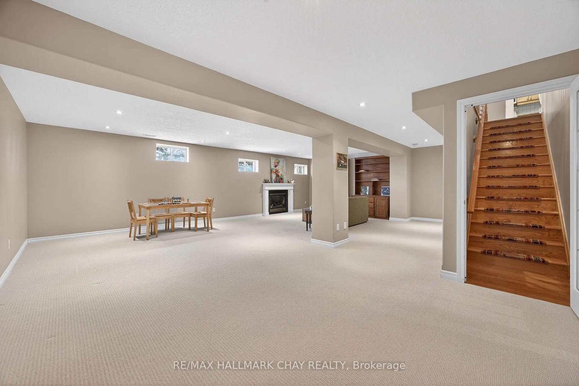 Photo 25 of 16 Stapleton Place, Barrie, Ardagh — HOMEH