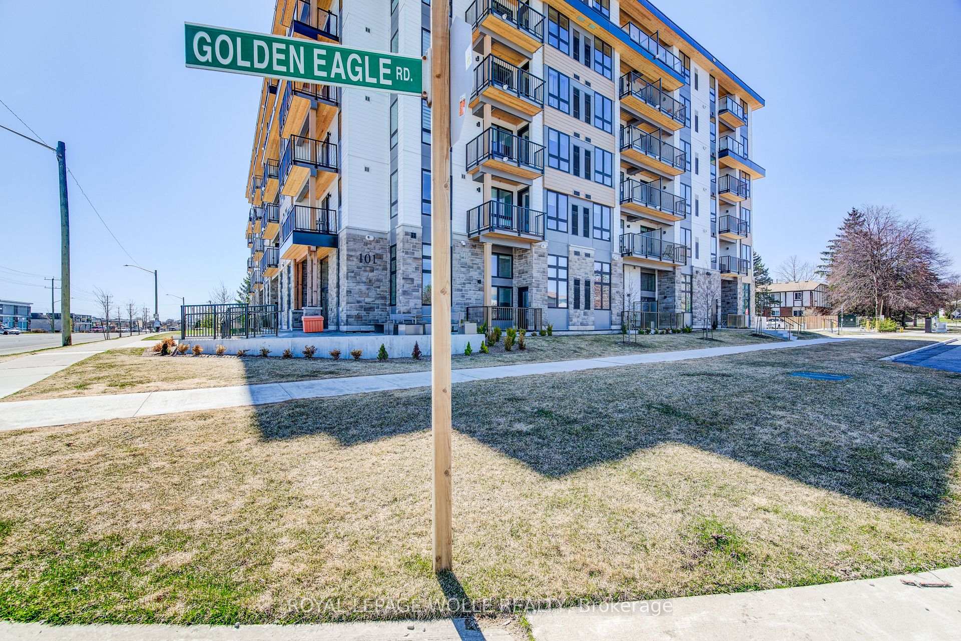 Photo 17 of Unit 407, 101 Golden Eagle Road, Waterloo, North Lakeshore — HOMEH
