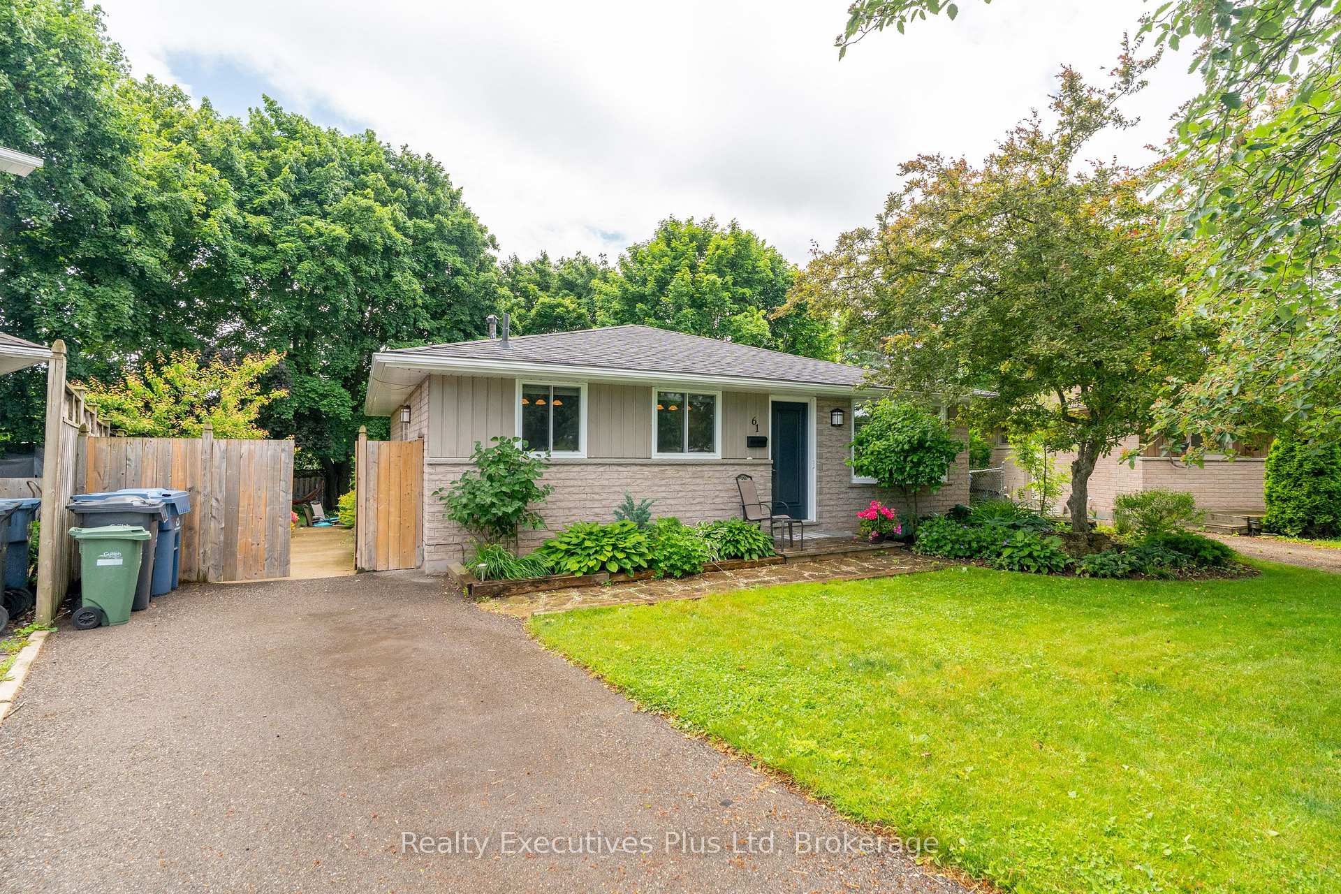 Photo 3 of 61 Mcilwraith Crescent, Guelph, Grange Road — HOMEH