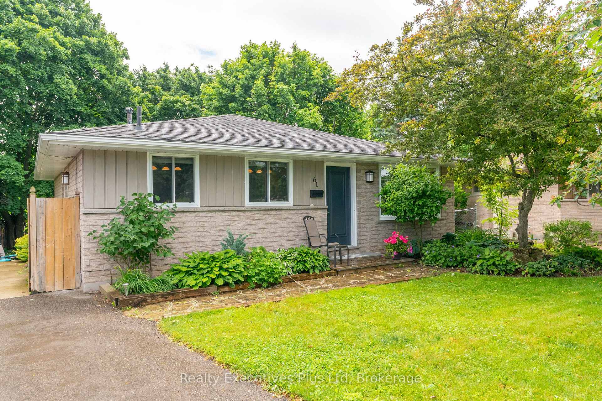 Photo 4 of 61 Mcilwraith Crescent, Guelph, Grange Road — HOMEH