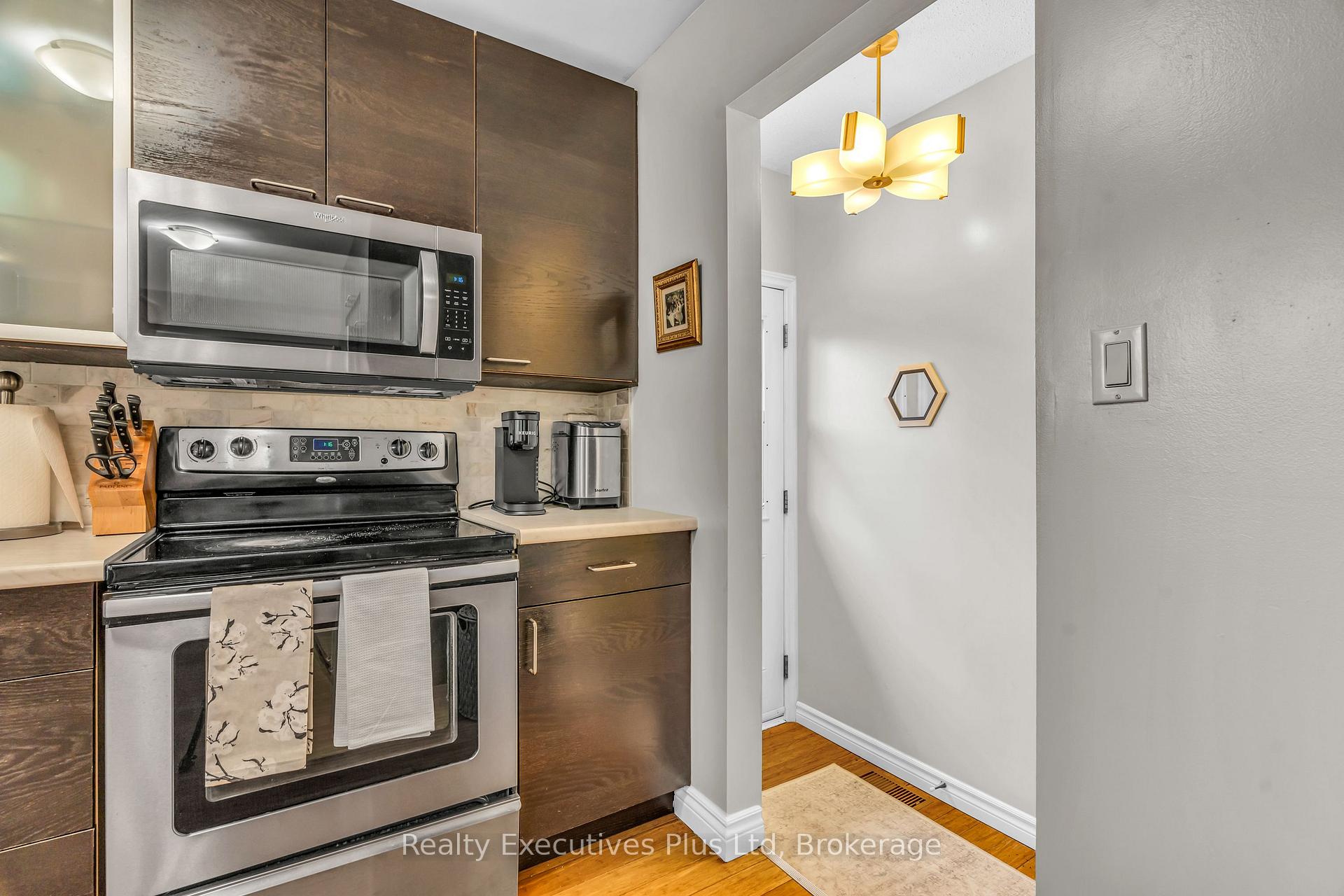 Photo 22 of 61 Mcilwraith Crescent, Guelph, Grange Road — HOMEH