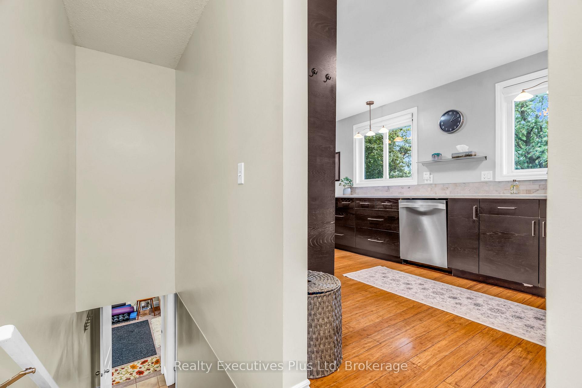 Photo 23 of 61 Mcilwraith Crescent, Guelph, Grange Road — HOMEH