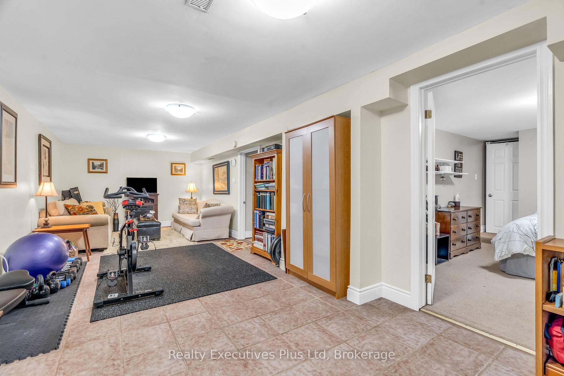 Photo 29 of 61 Mcilwraith Crescent, Guelph, Grange Road — HOMEH
