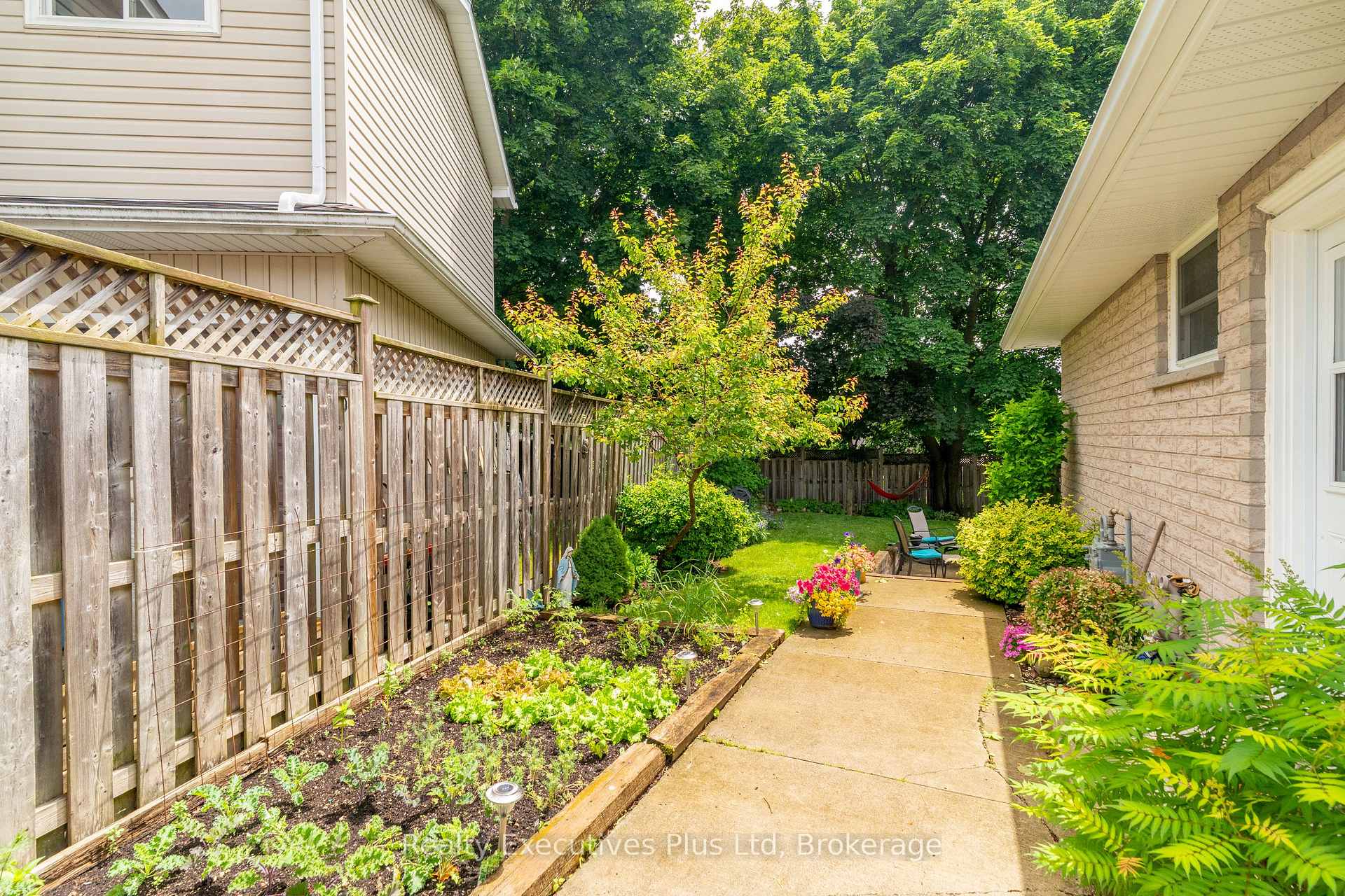Photo 34 of 61 Mcilwraith Crescent, Guelph, Grange Road — HOMEH