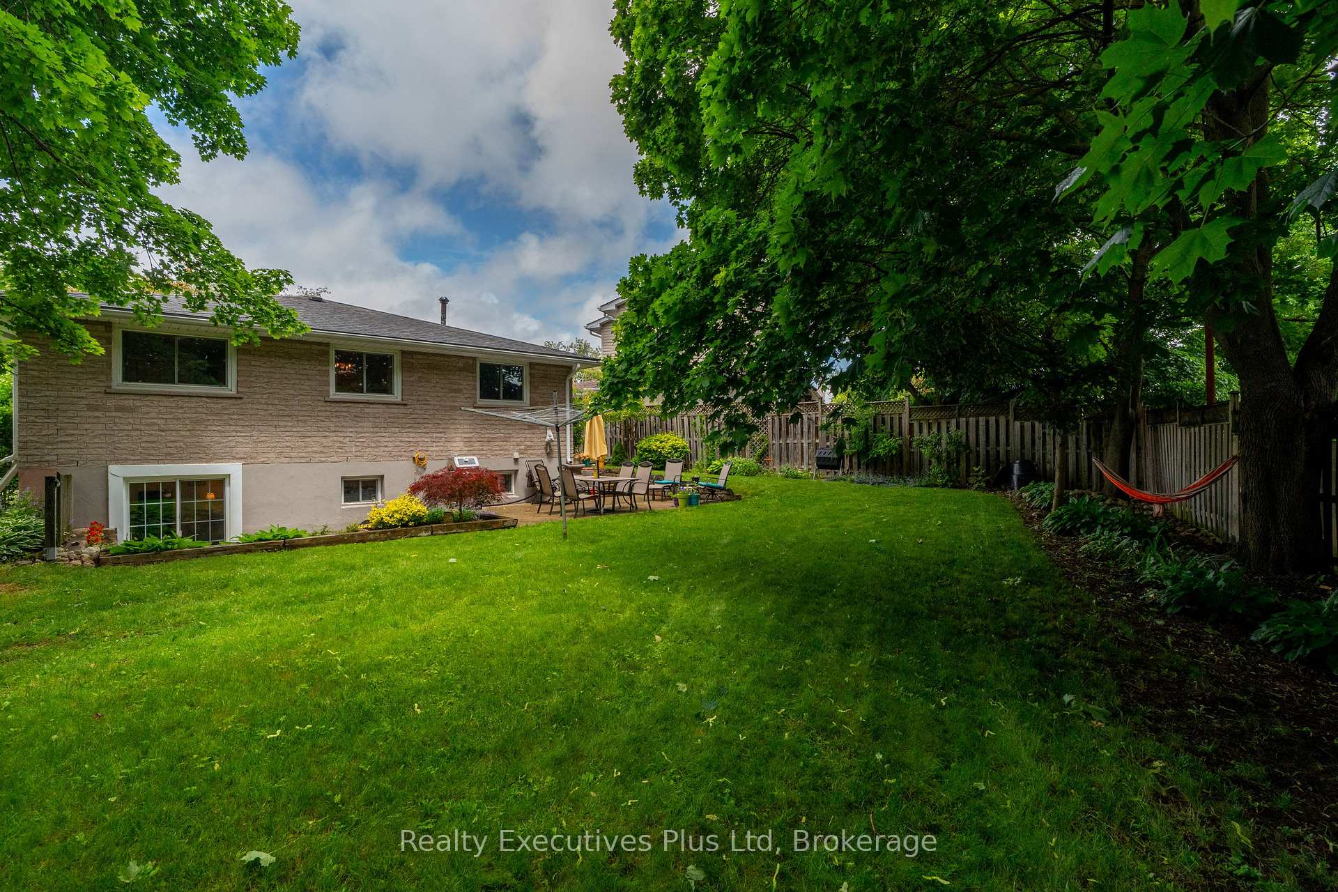 Photo 45 of 61 Mcilwraith Crescent, Guelph, Grange Road — HOMEH