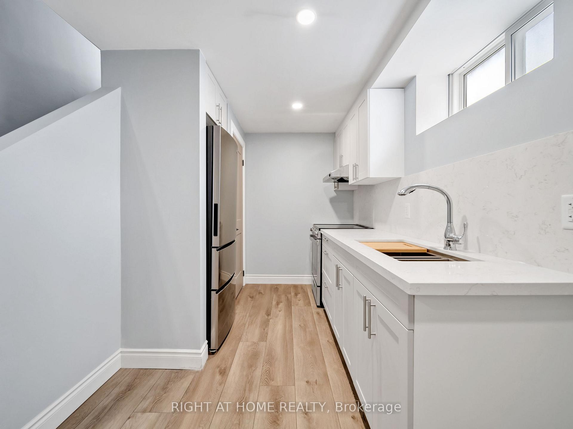 Photo 4 of Unit LOWER, 282 Grove Street E, Barrie, Wellington — HOMEH