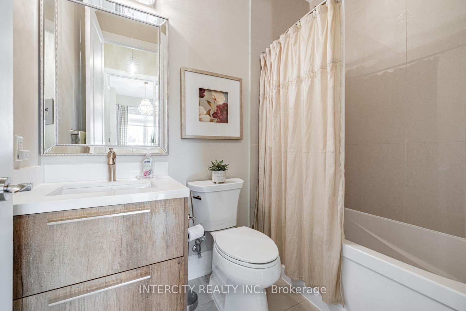 Photo 12 of Unit 428, 80 Burns Boulevard, King, King City — HOMEH