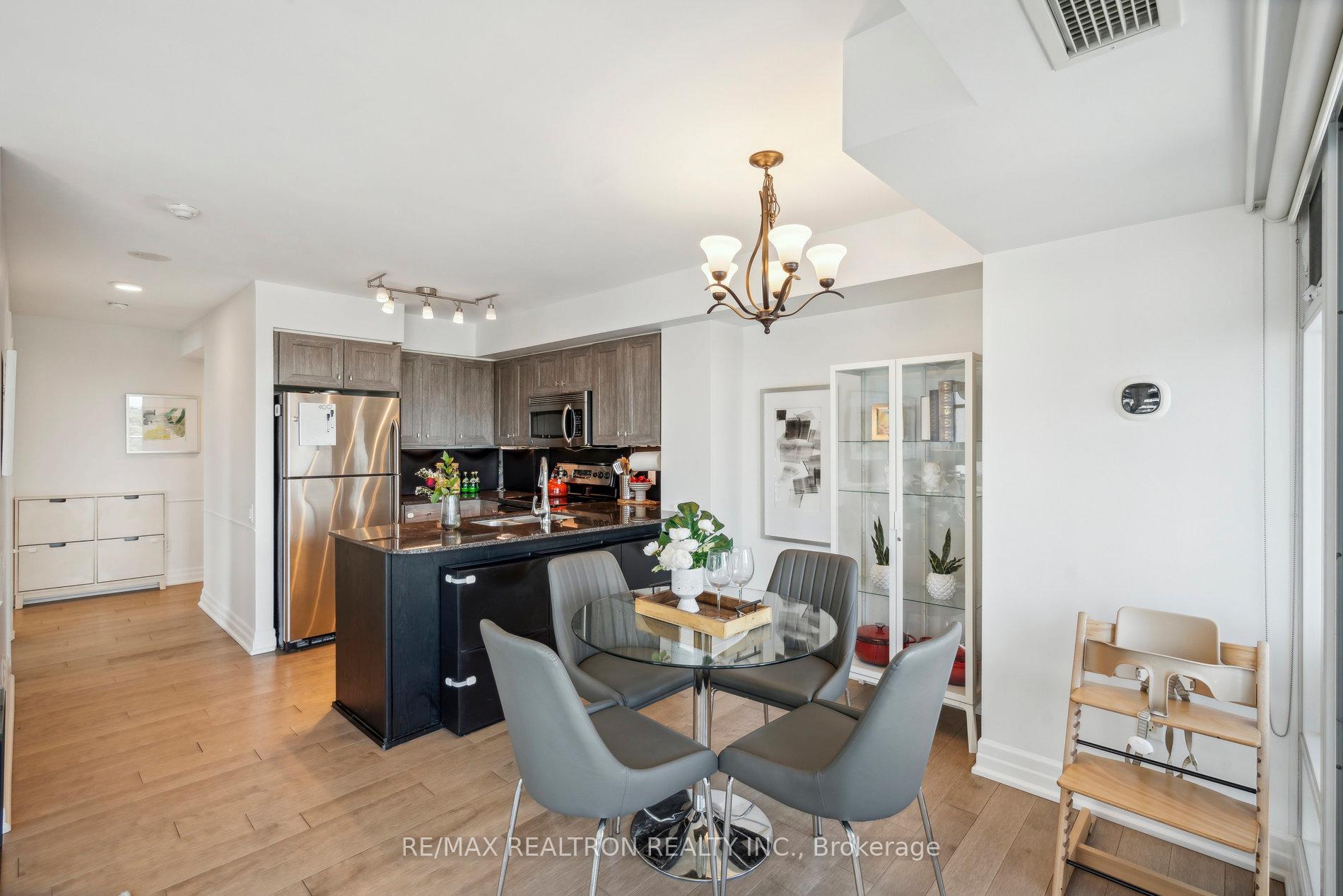 Photo 4 of Unit 1908, 2181 Yonge Street, Toronto, Mount Pleasant West — HOMEH