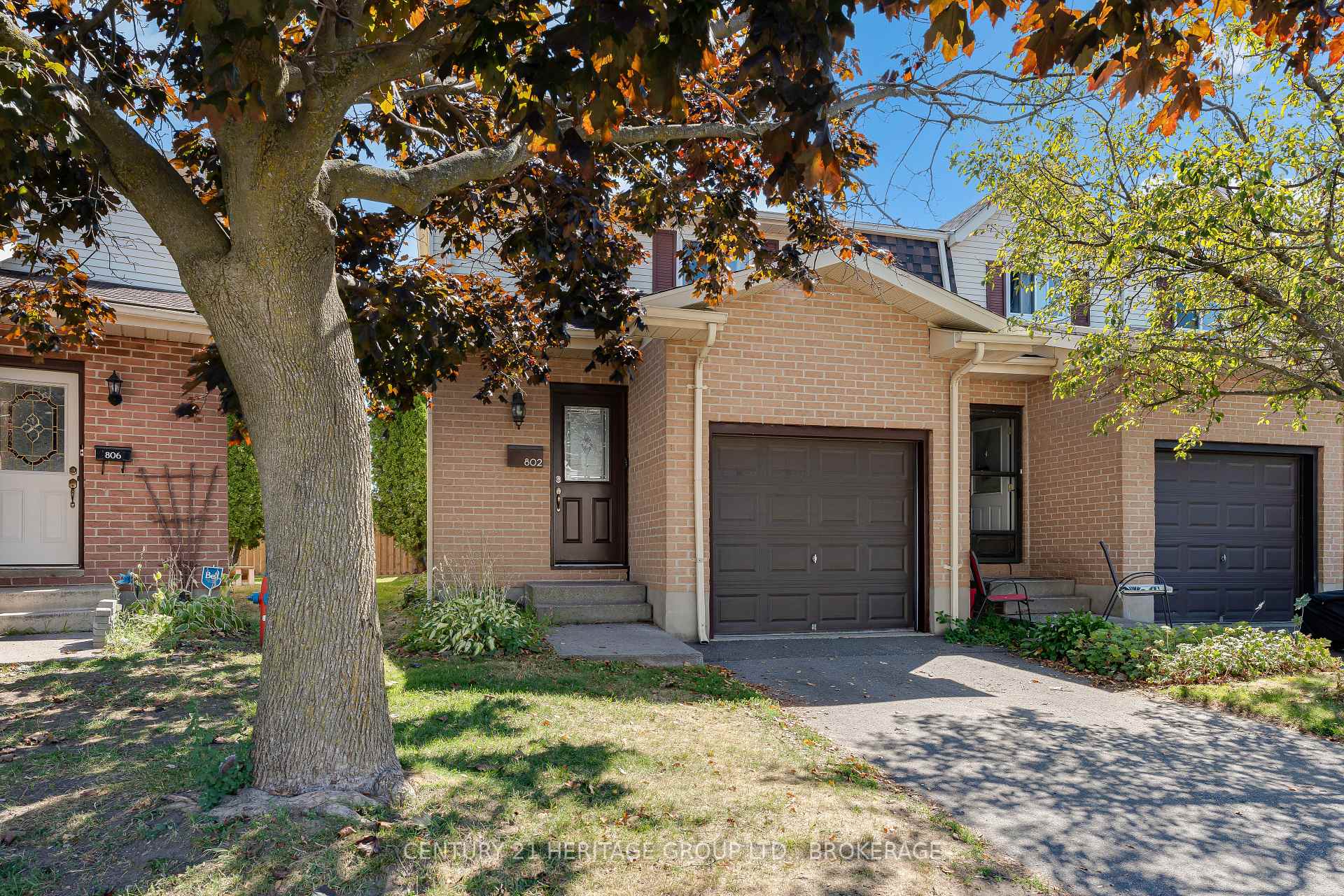 Photo 1 of 802 Datzell Lane W, Kingston, City Southwest — HOMEH