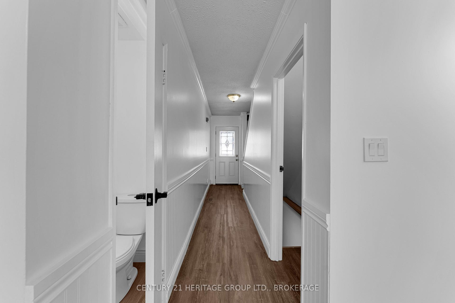 Photo 5 of 802 Datzell Lane W, Kingston, City Southwest — HOMEH