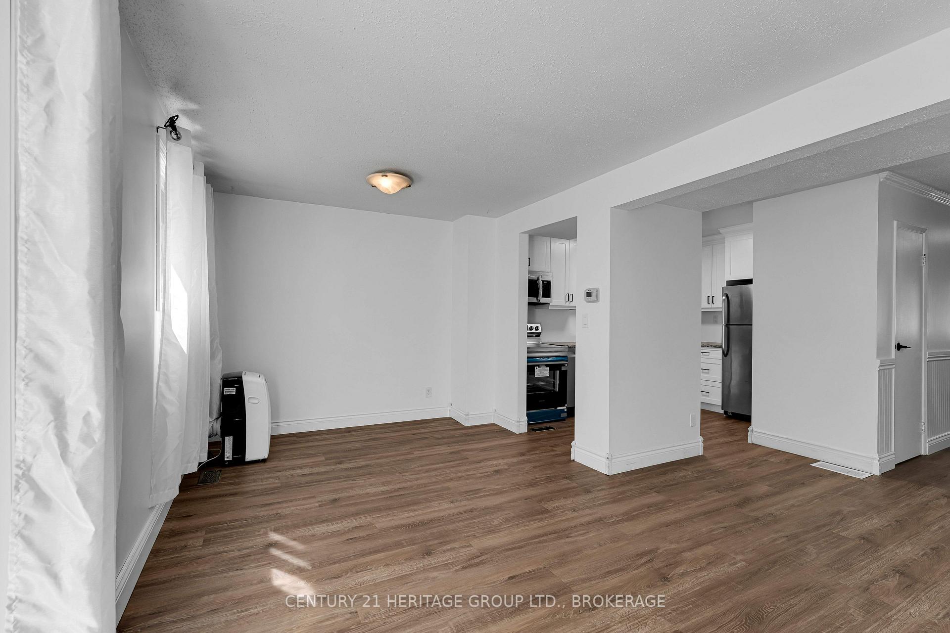 Photo 34 of 802 Datzell Lane W, Kingston, City Southwest — HOMEH