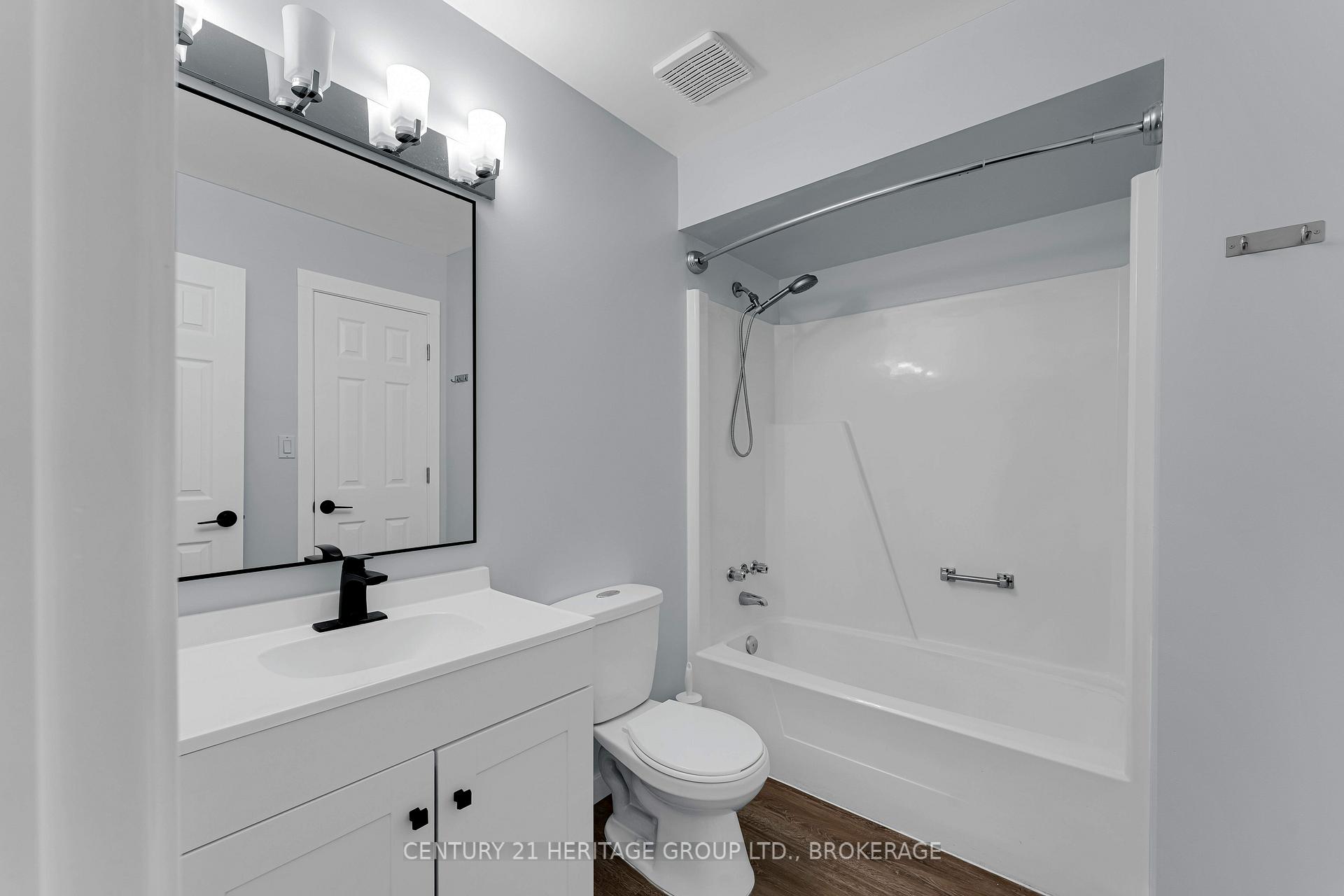 Photo 12 of 802 Datzell Lane W, Kingston, City Southwest — HOMEH