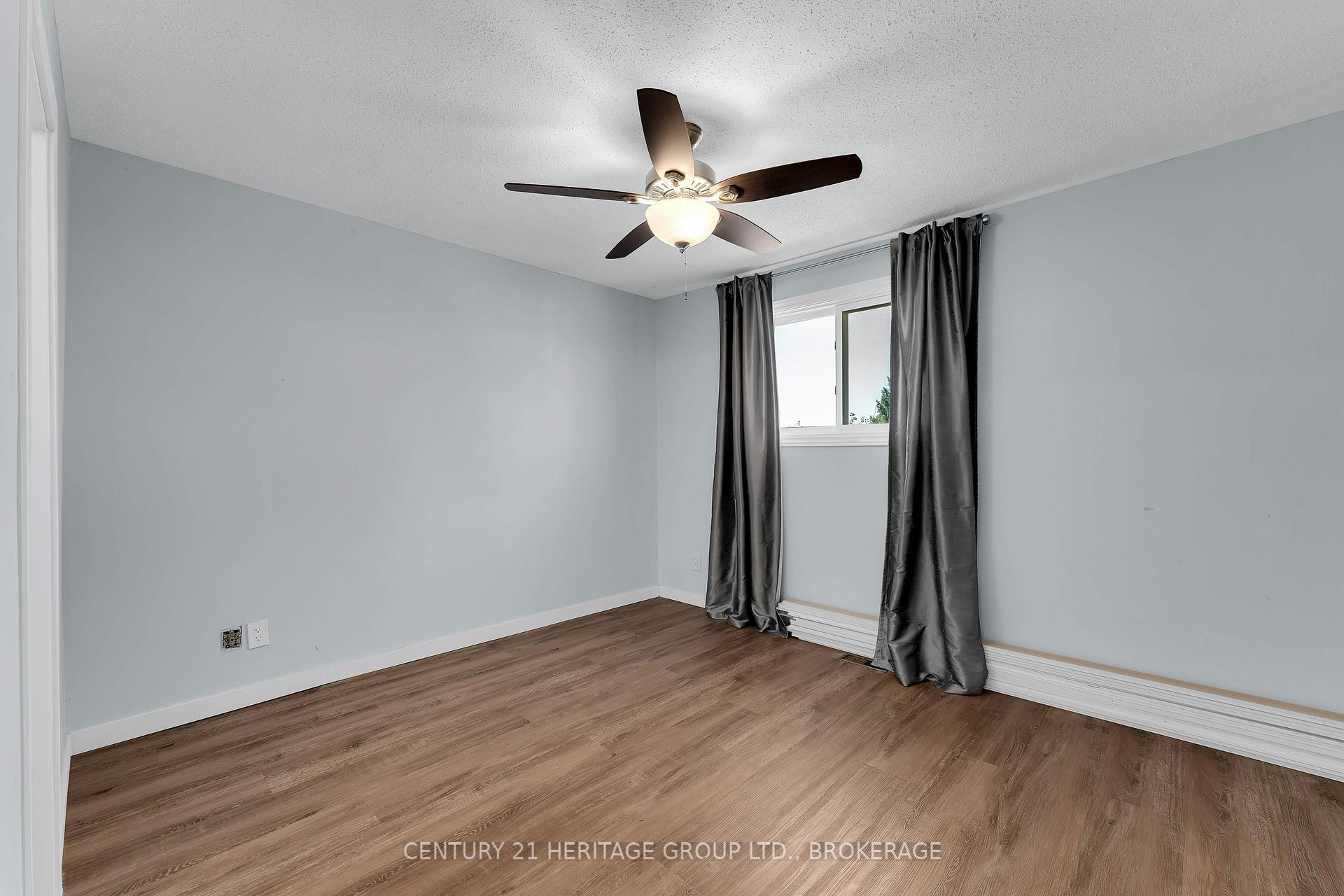 Photo 13 of 802 Datzell Lane W, Kingston, City Southwest — HOMEH