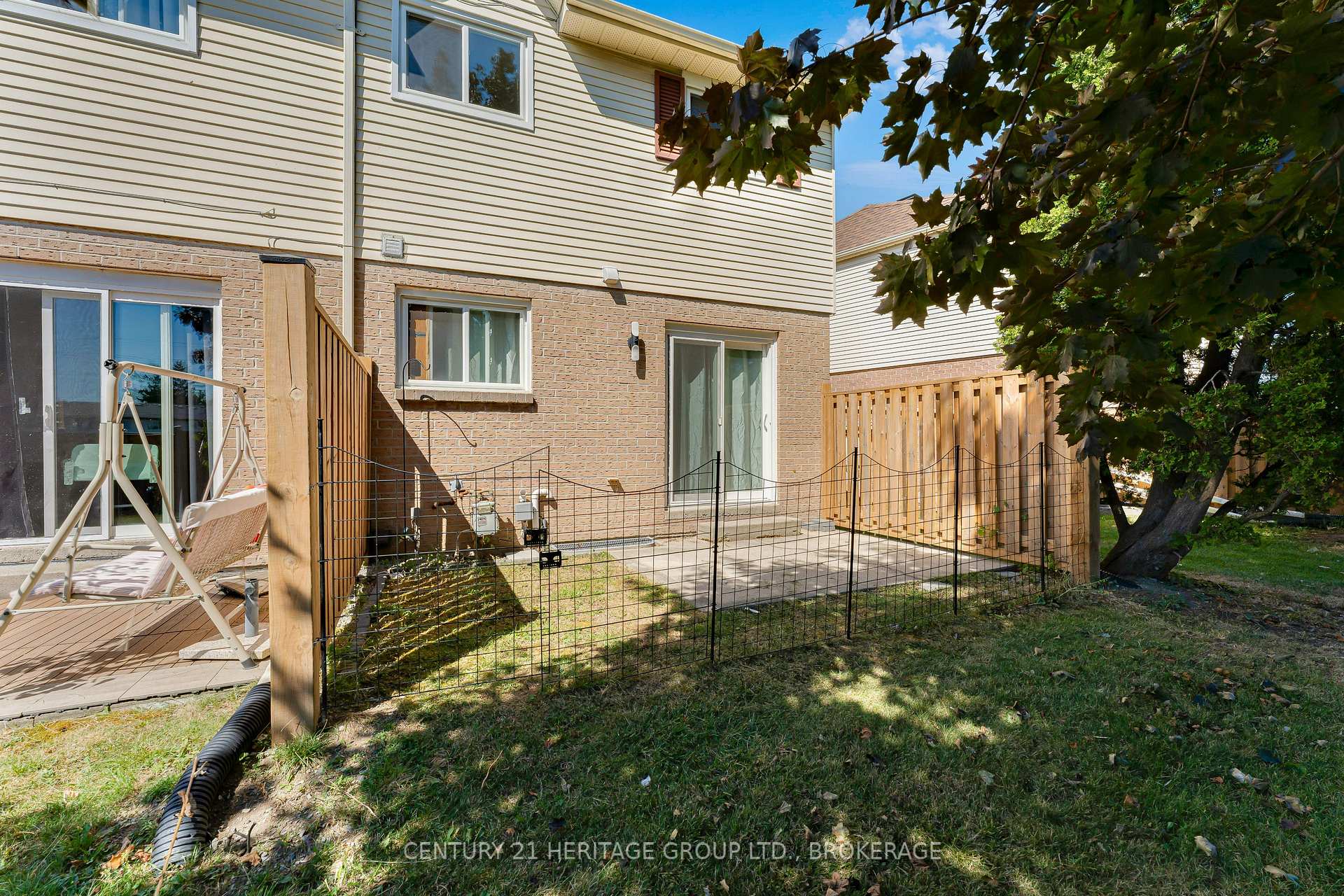 Photo 30 of 802 Datzell Lane W, Kingston, City Southwest — HOMEH