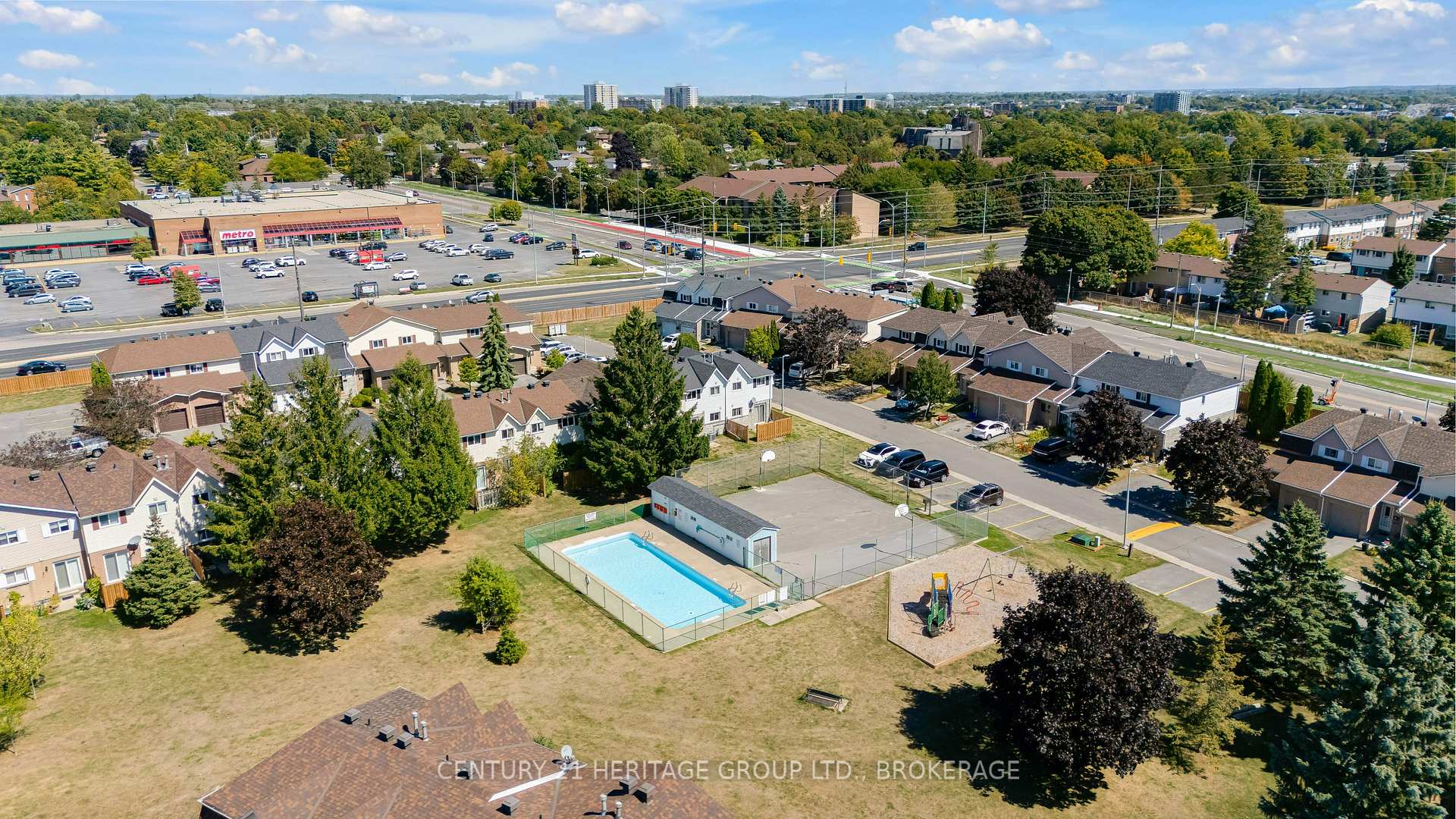 Photo 29 of 802 Datzell Lane W, Kingston, City Southwest — HOMEH