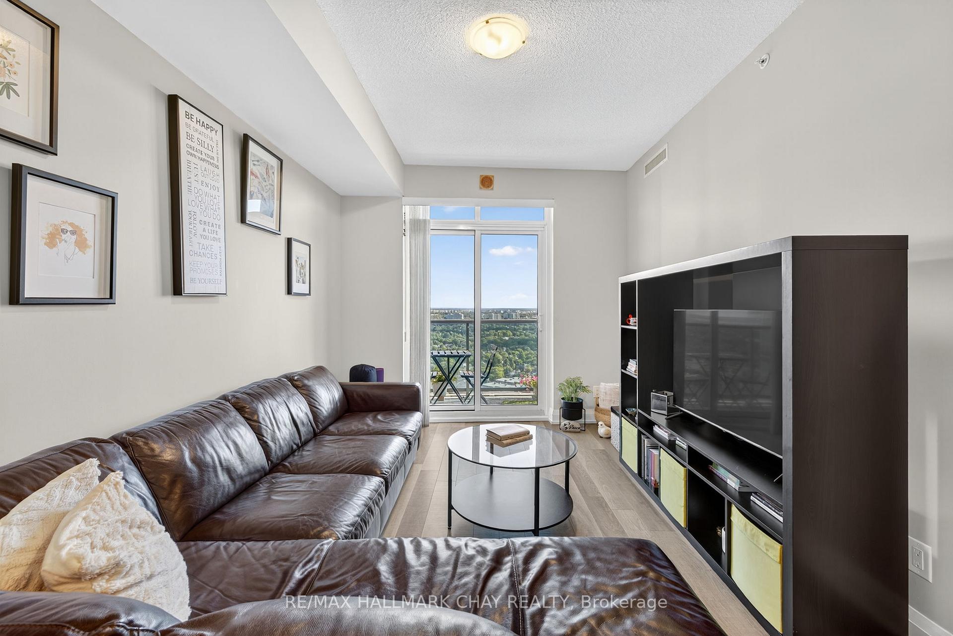 Photo 6 of Unit 2105, 7171 Yonge Street, Markham, Thornhill — HOMEH