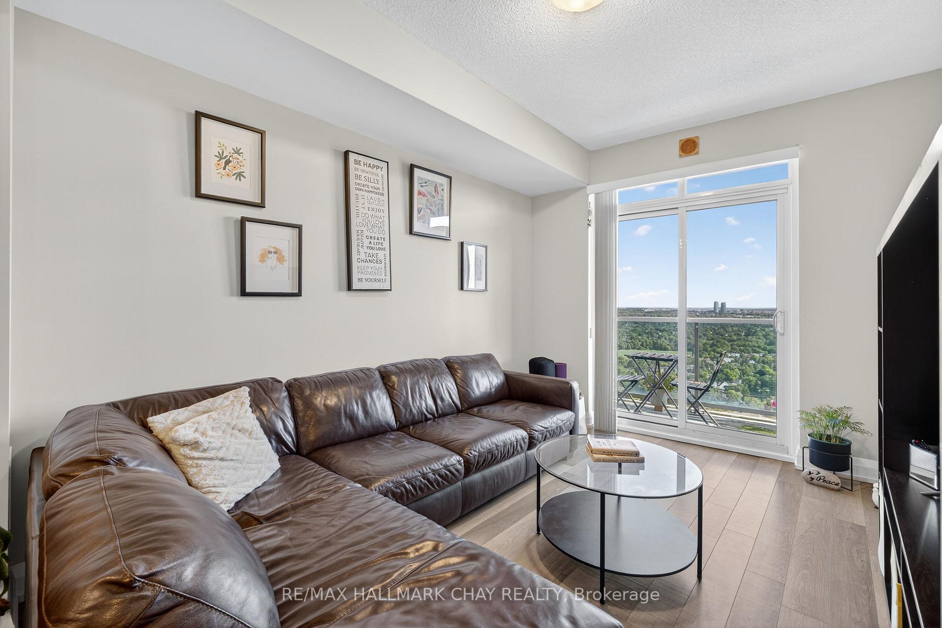 Photo 7 of Unit 2105, 7171 Yonge Street, Markham, Thornhill — HOMEH