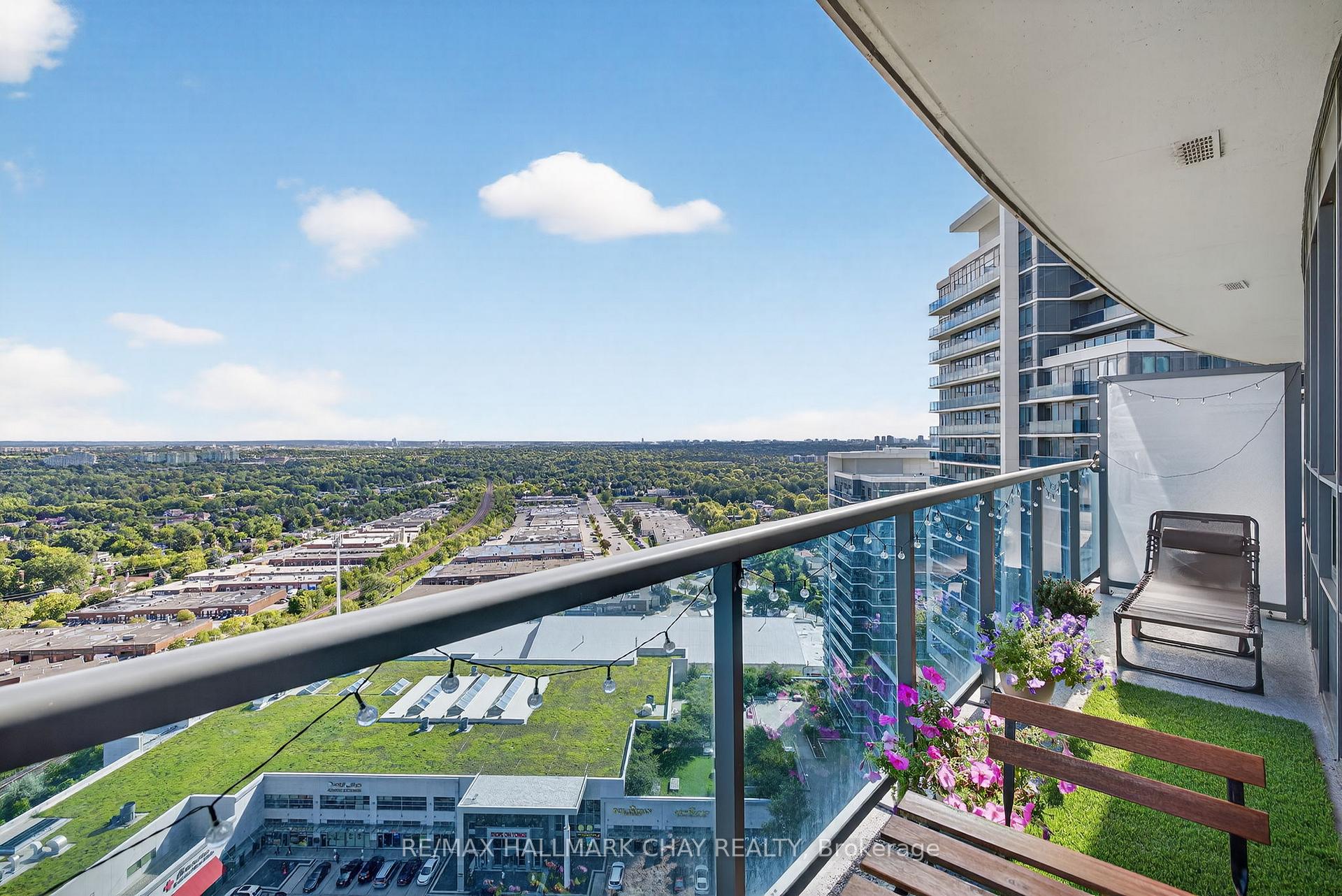 Photo 15 of Unit 2105, 7171 Yonge Street, Markham, Thornhill — HOMEH