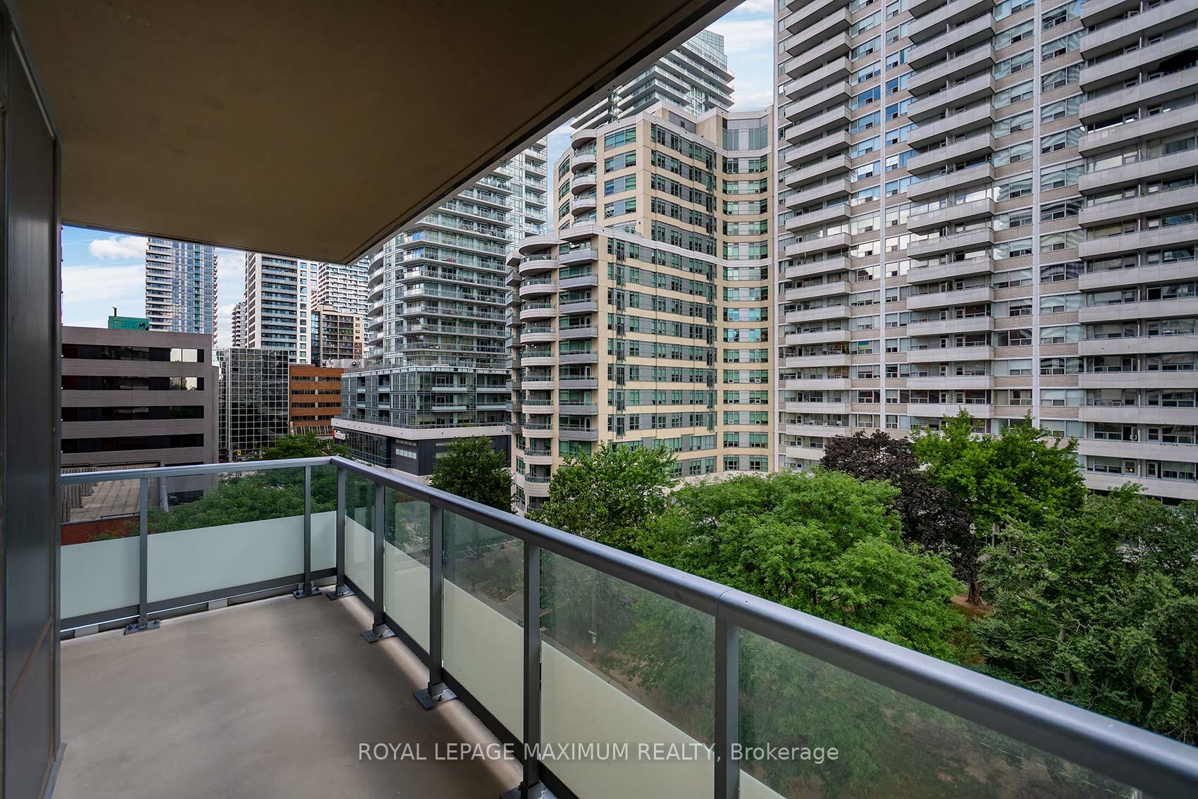 Photo 11 of Unit 719, 50 Dunfield Avenue, Toronto, Mount Pleasant East — HOMEH