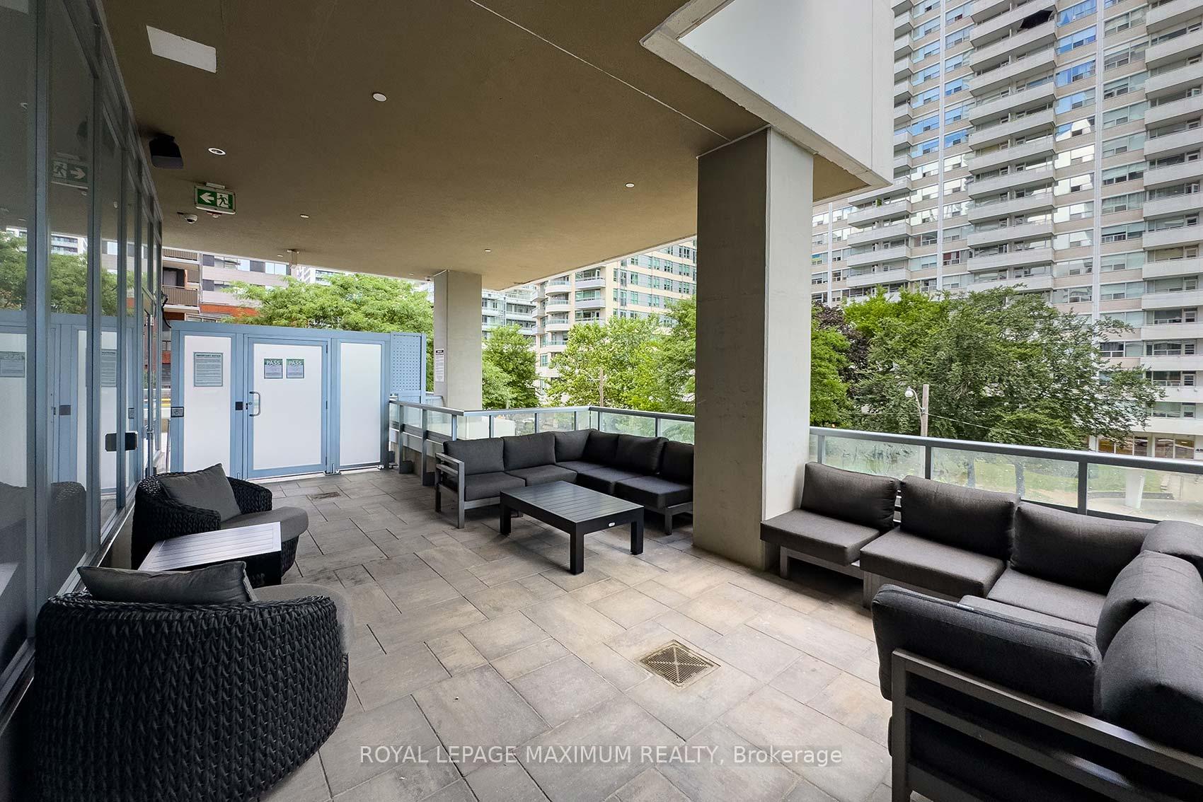 Photo 22 of Unit 719, 50 Dunfield Avenue, Toronto, Mount Pleasant East — HOMEH