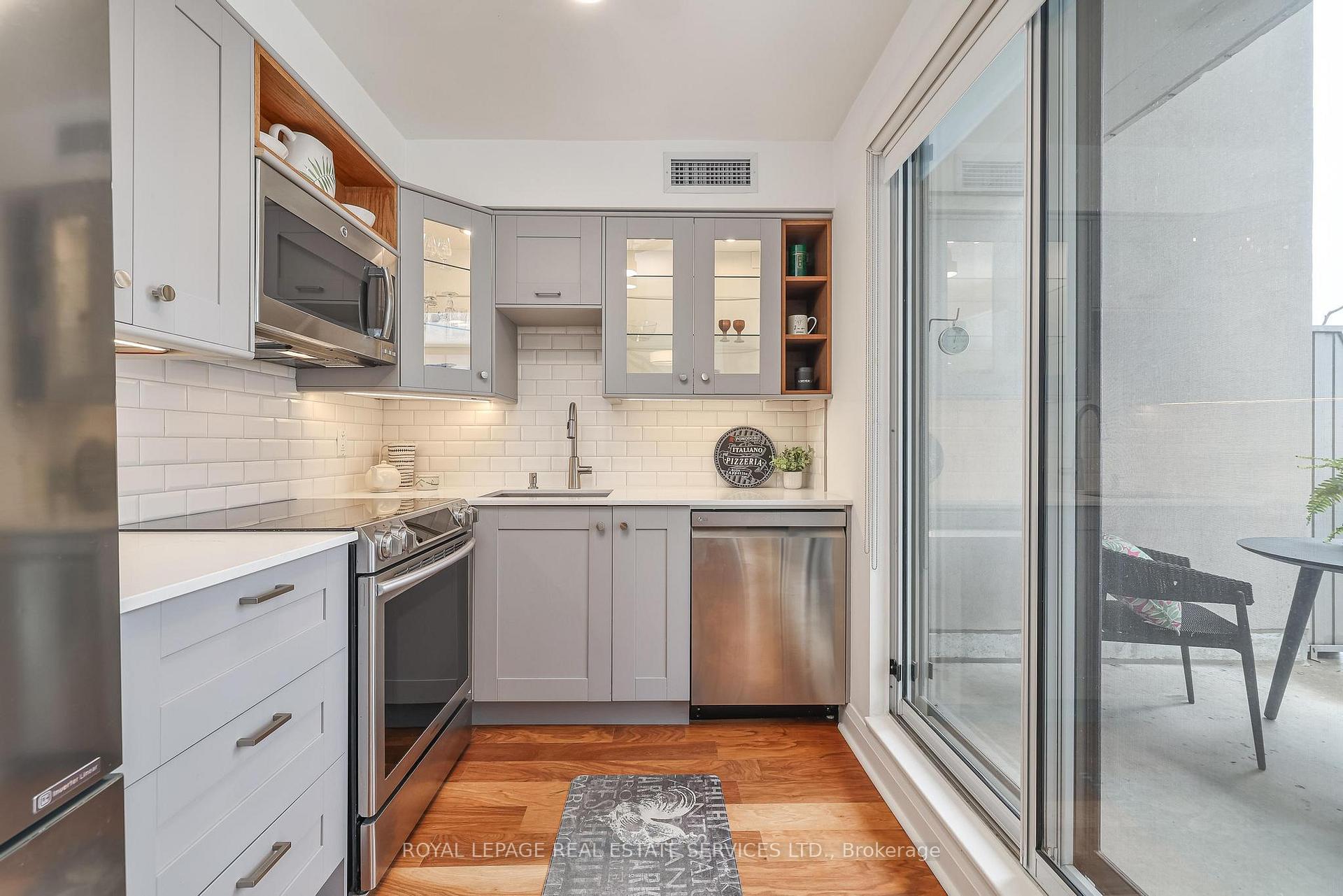 Photo 8 of Unit 1106, 18 Merton Street, Toronto, Mount Pleasant West — HOMEH