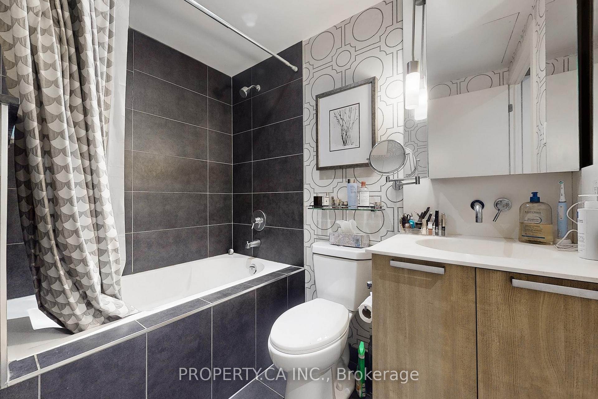Photo 9 of Unit 413, 650 King Street W, Toronto, Waterfront Communities — HOMEH