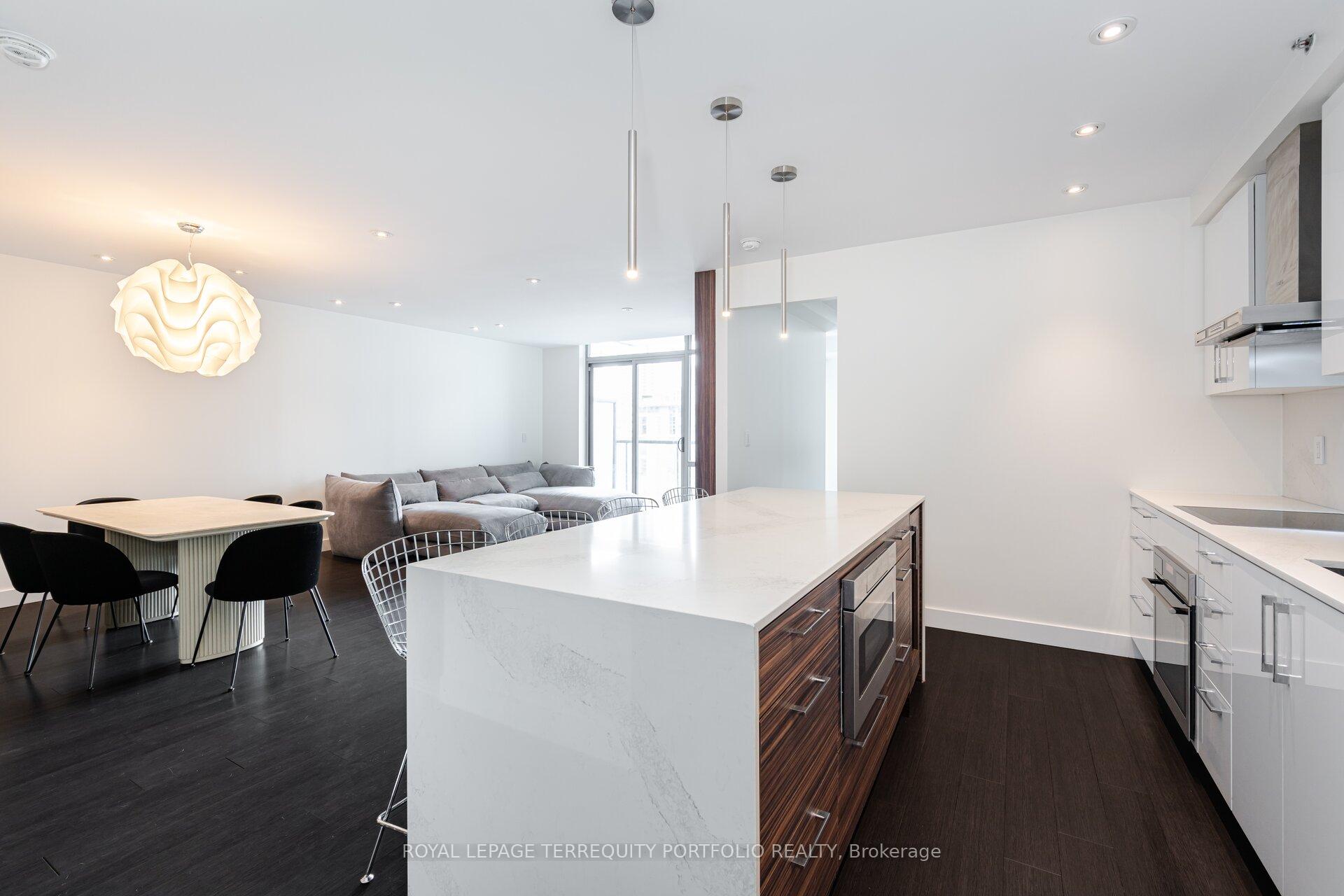 Photo 3 of Unit 707, 55 Stewart Street, Toronto, Waterfront Communities — HOMEH