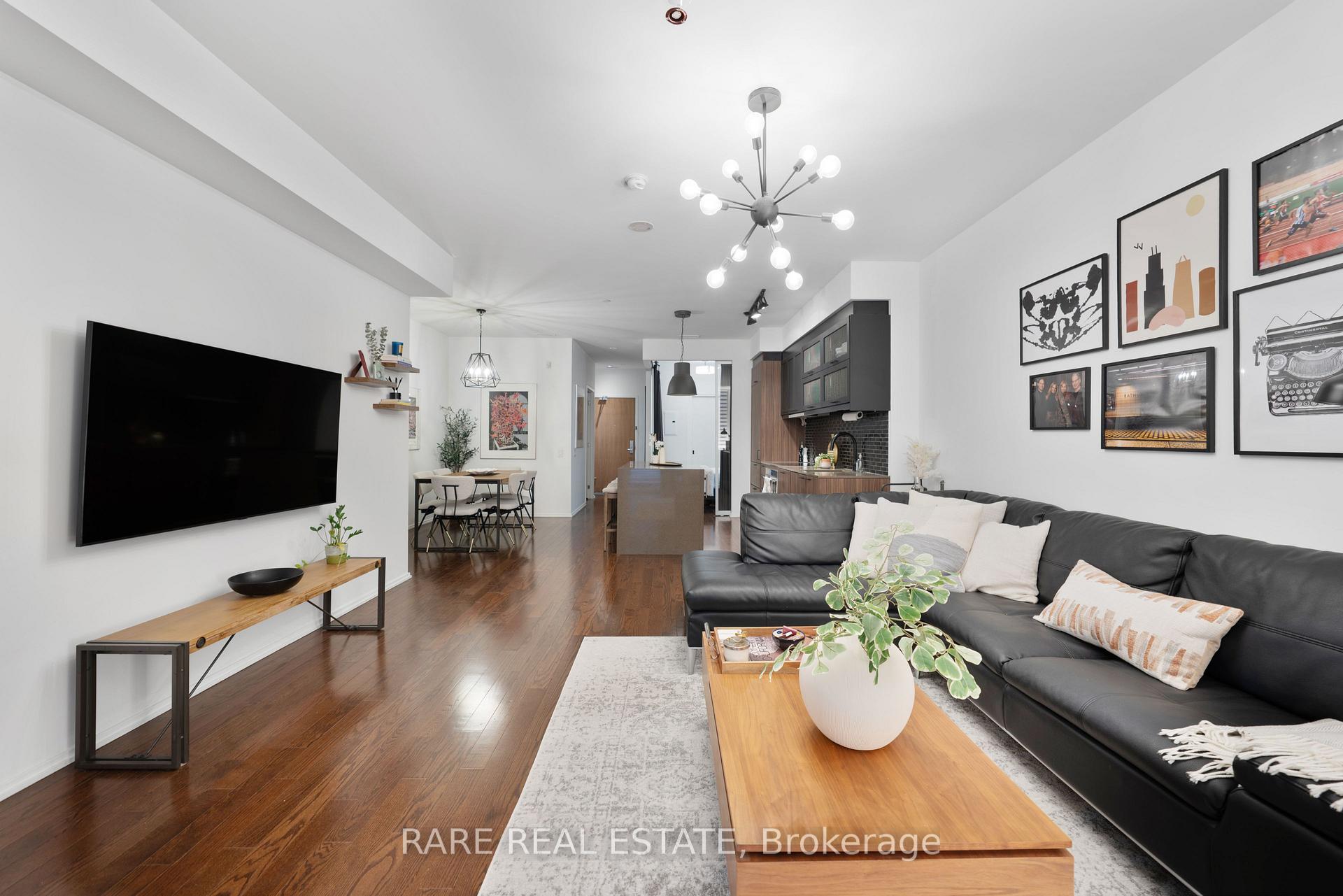 Photo 2 of 16 Loretto Lane, Toronto, University — HOMEH