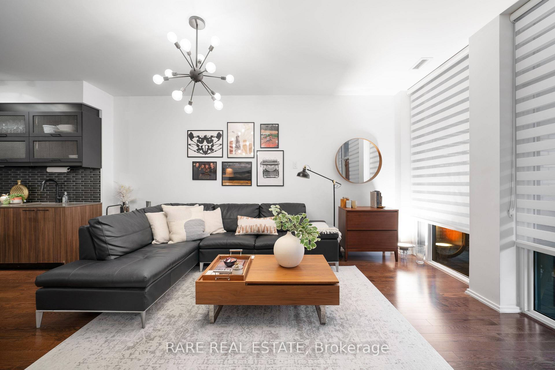 Photo 3 of 16 Loretto Lane, Toronto, University — HOMEH