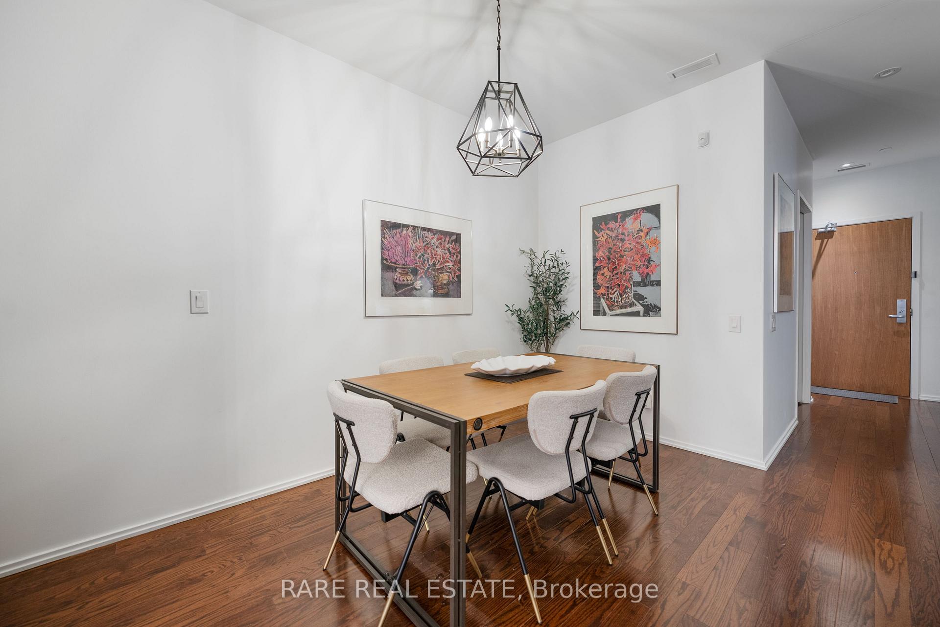 Photo 10 of 16 Loretto Lane, Toronto, University — HOMEH