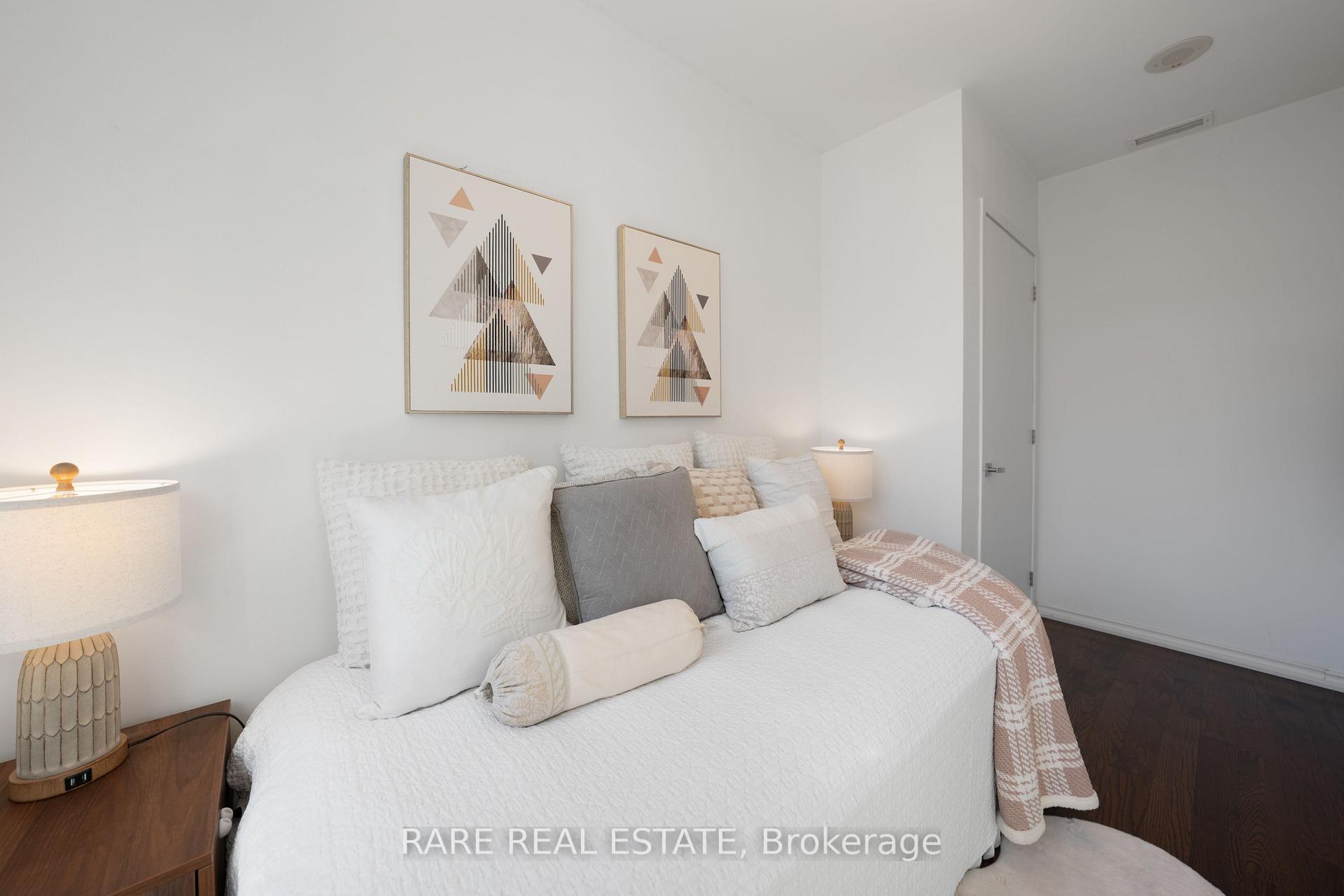 Photo 21 of 16 Loretto Lane, Toronto, University — HOMEH