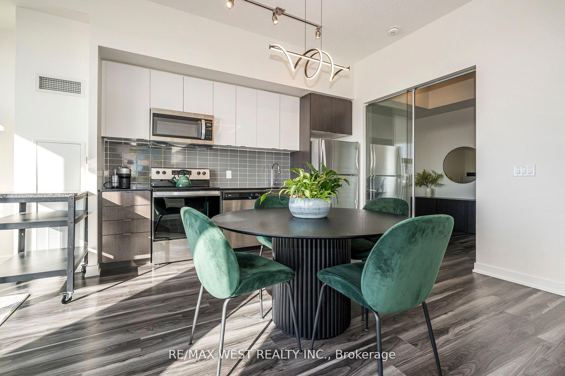 Photo 6 of Unit 813, 859 The Queensway, Etobicoke, Stonegate-Queensway — HOMEH