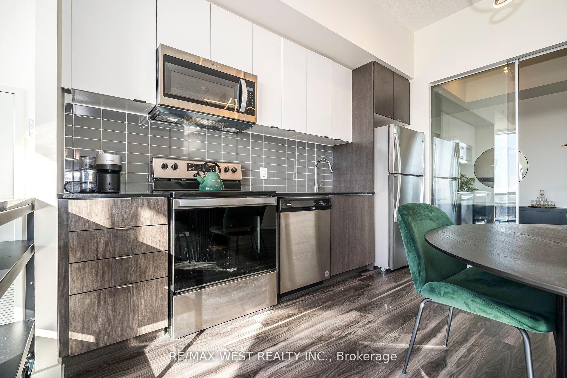 Photo 7 of Unit 813, 859 The Queensway, Etobicoke, Stonegate-Queensway — HOMEH