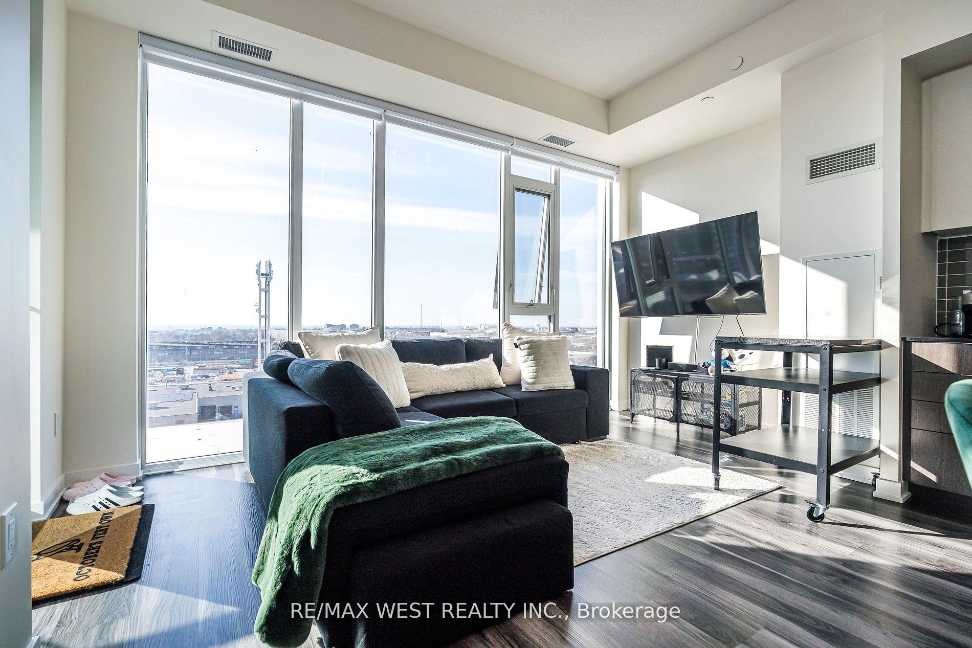 Photo 11 of Unit 813, 859 The Queensway, Etobicoke, Stonegate-Queensway — HOMEH