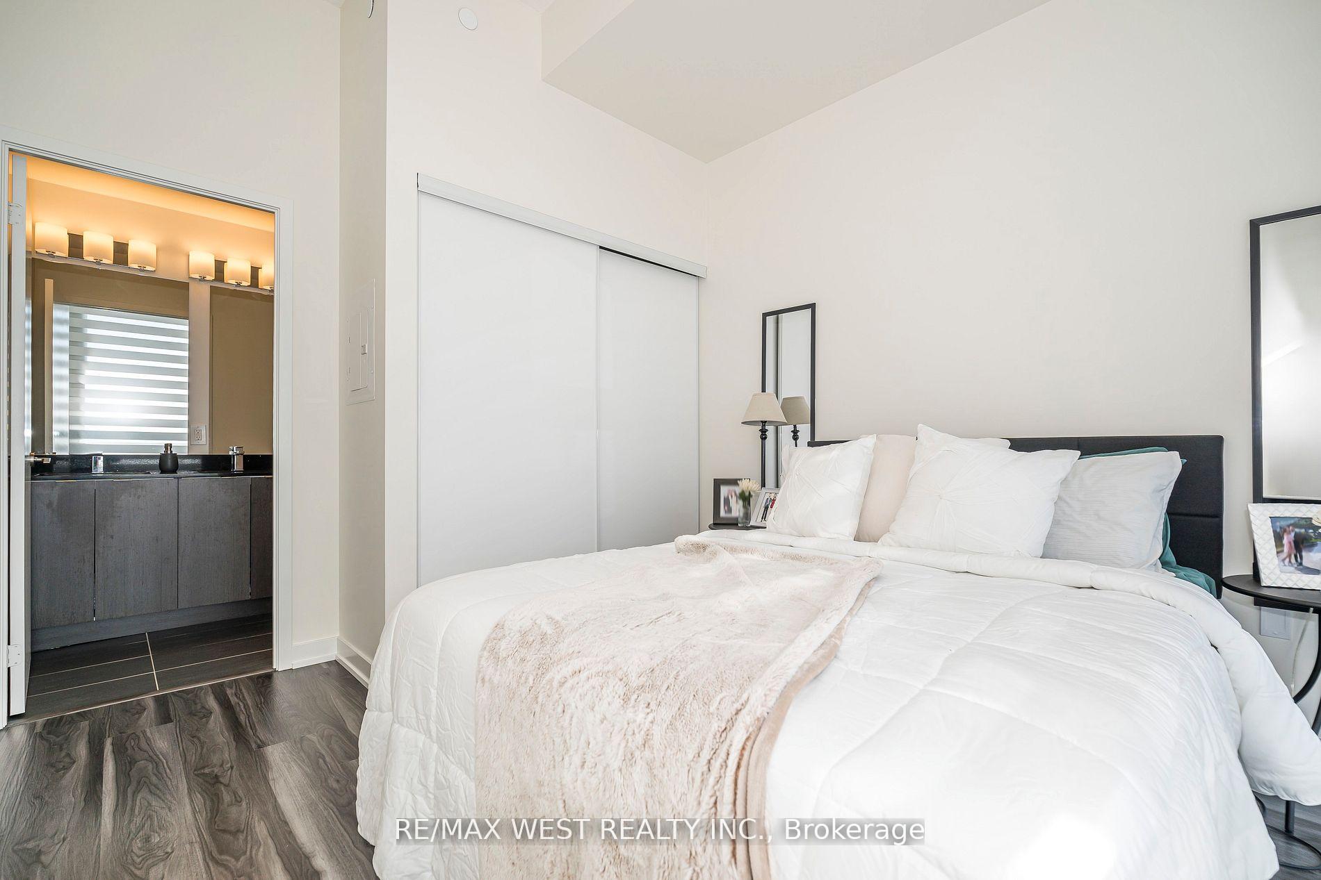 Photo 14 of Unit 813, 859 The Queensway, Etobicoke, Stonegate-Queensway — HOMEH