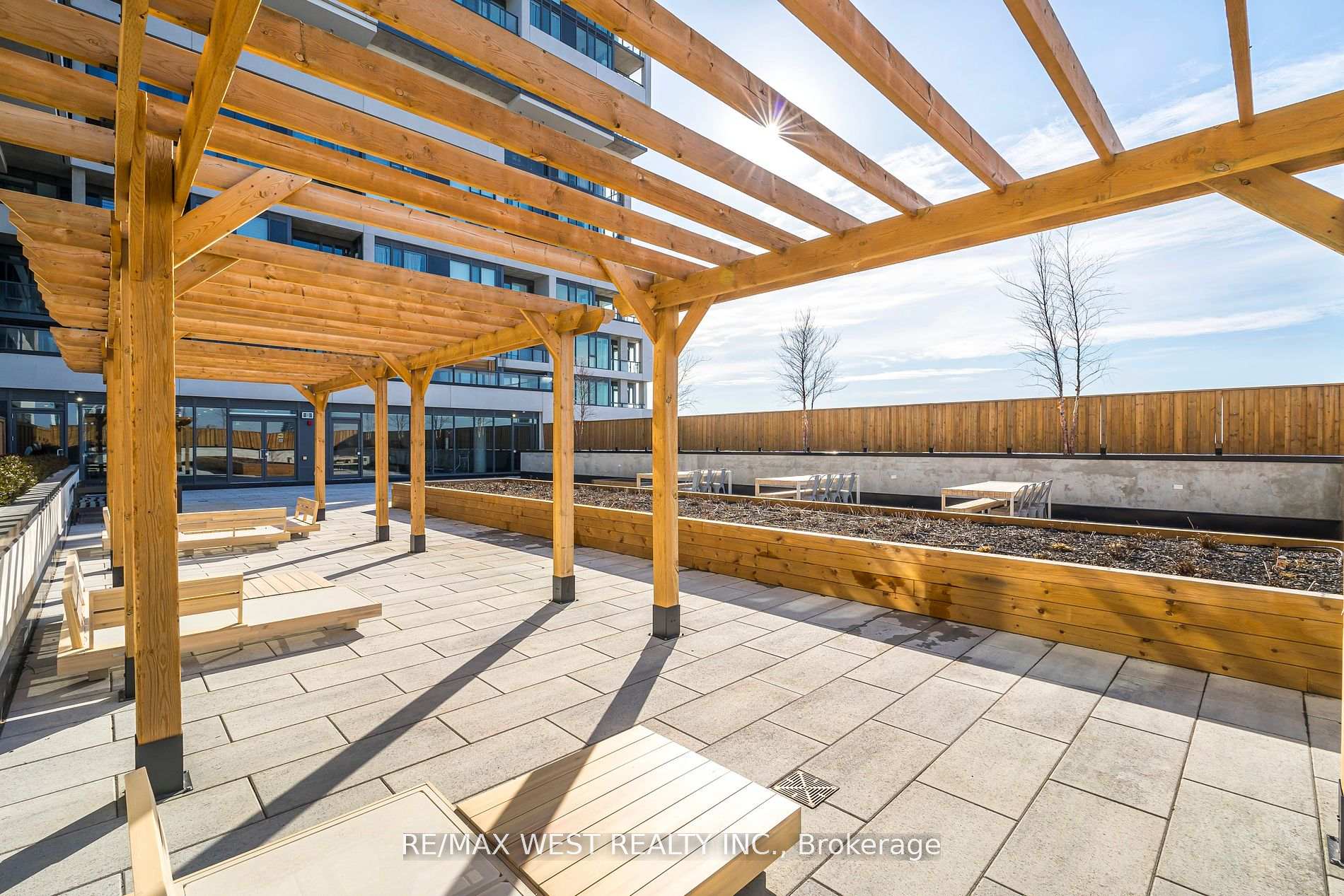 Photo 32 of Unit 813, 859 The Queensway, Etobicoke, Stonegate-Queensway — HOMEH