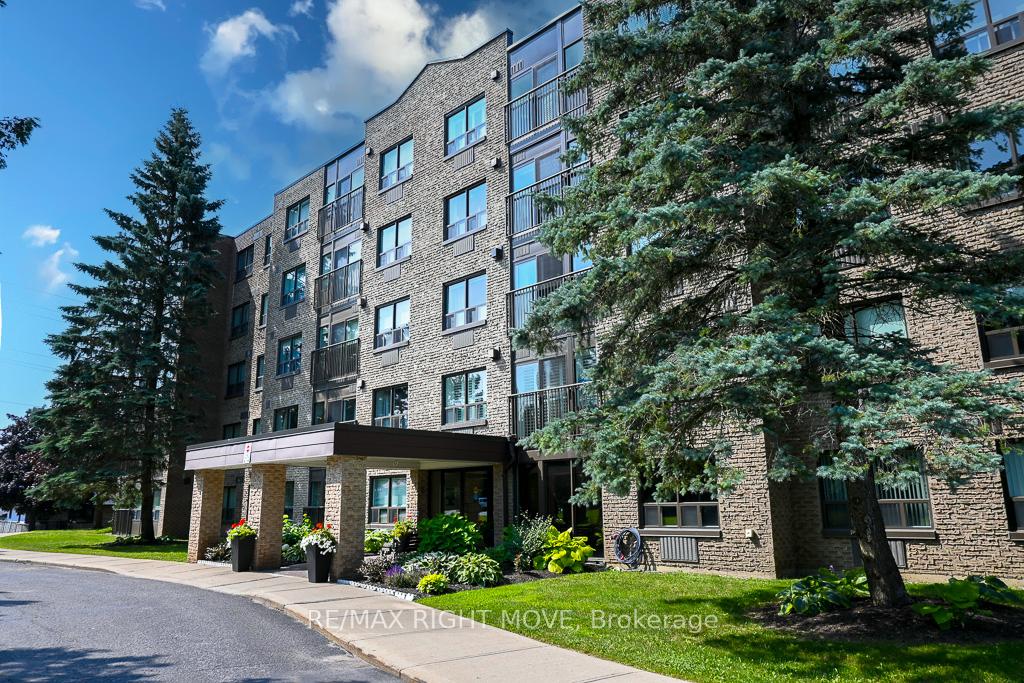 Front of Unit 102, 54 Fittons Road W