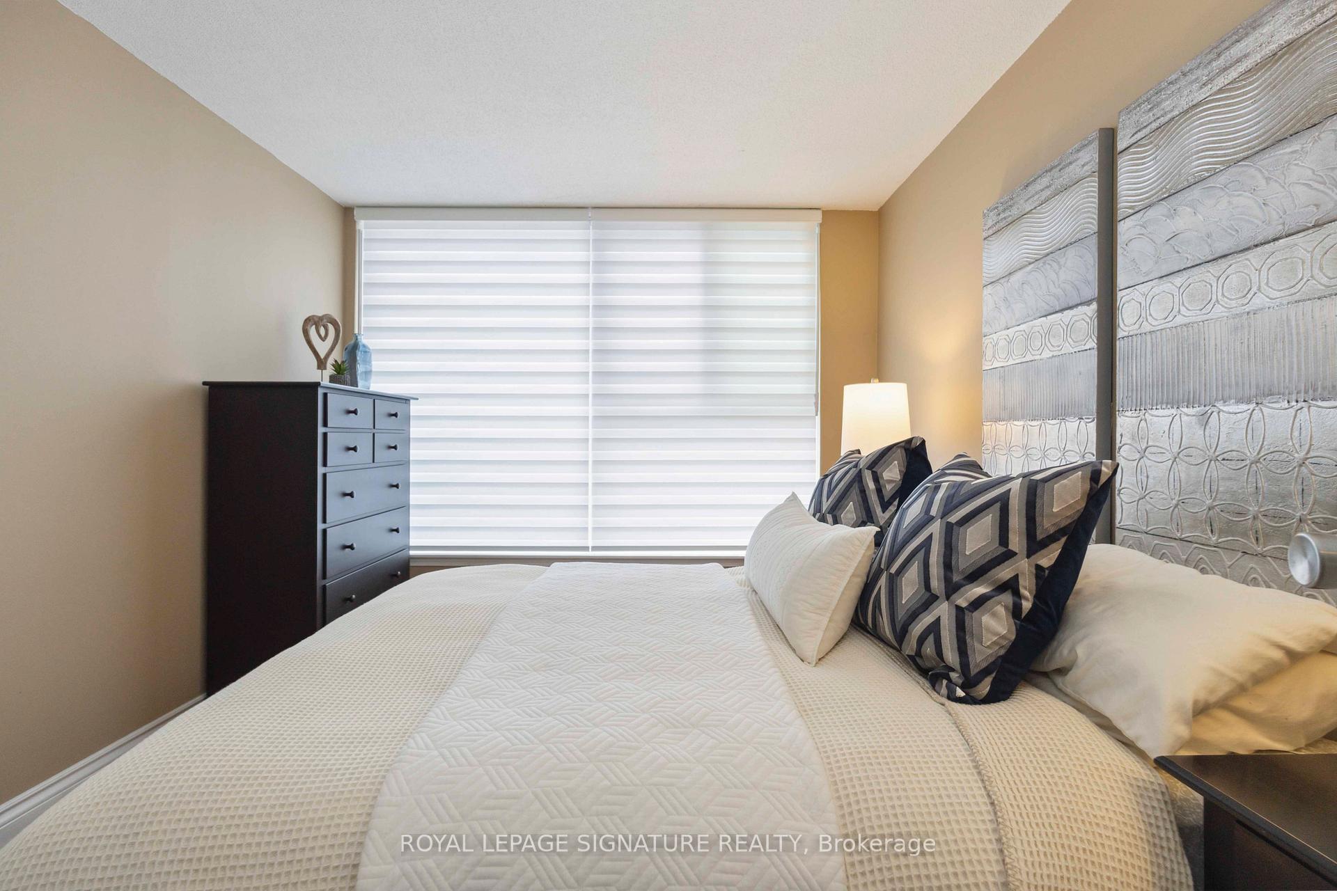 Photo 11 of Unit 1007, 222 The Esplanade, Toronto, Waterfront Communities — HOMEH
