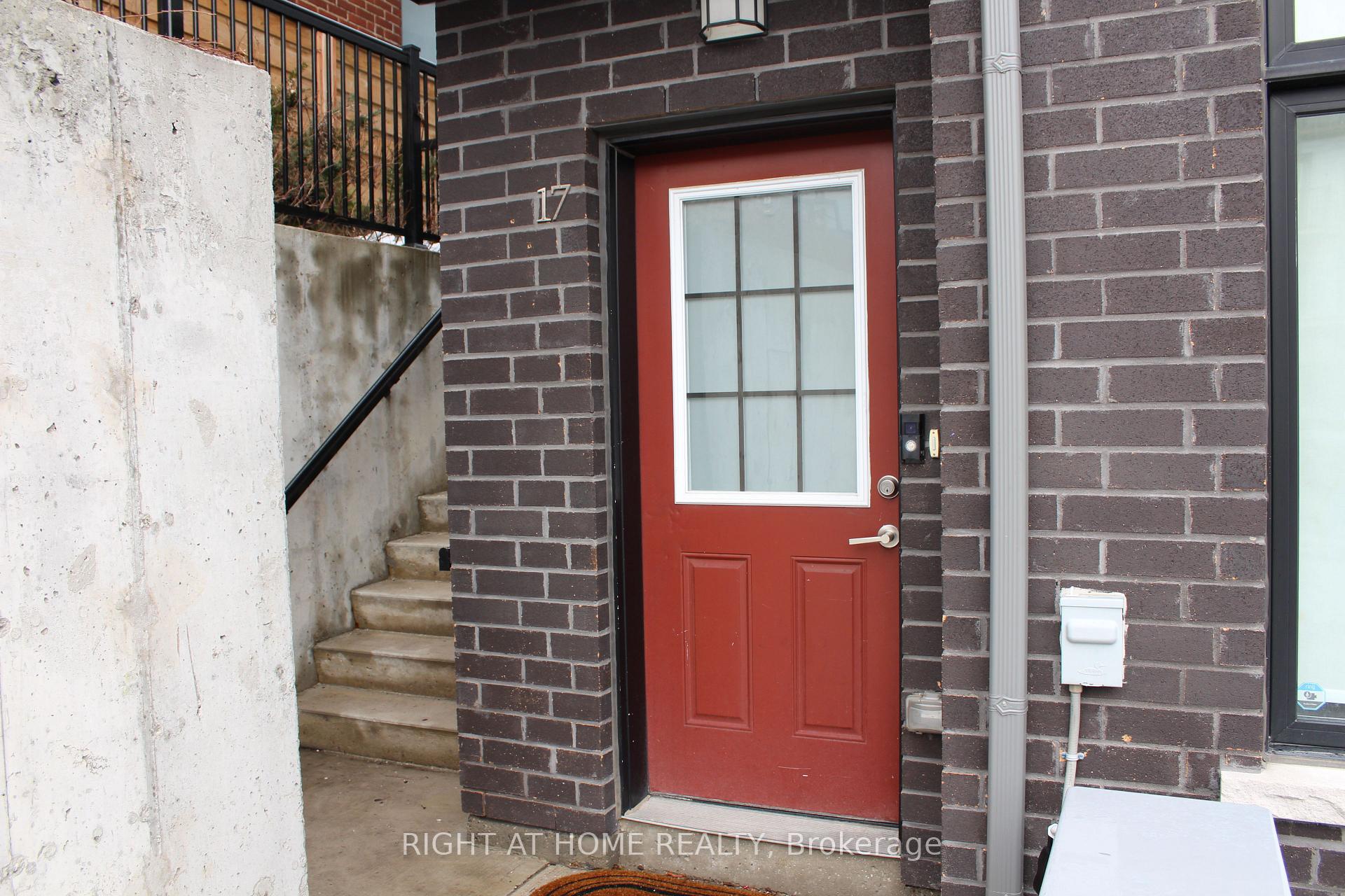 Front of Unit 17, 6 Bicknell Avenue