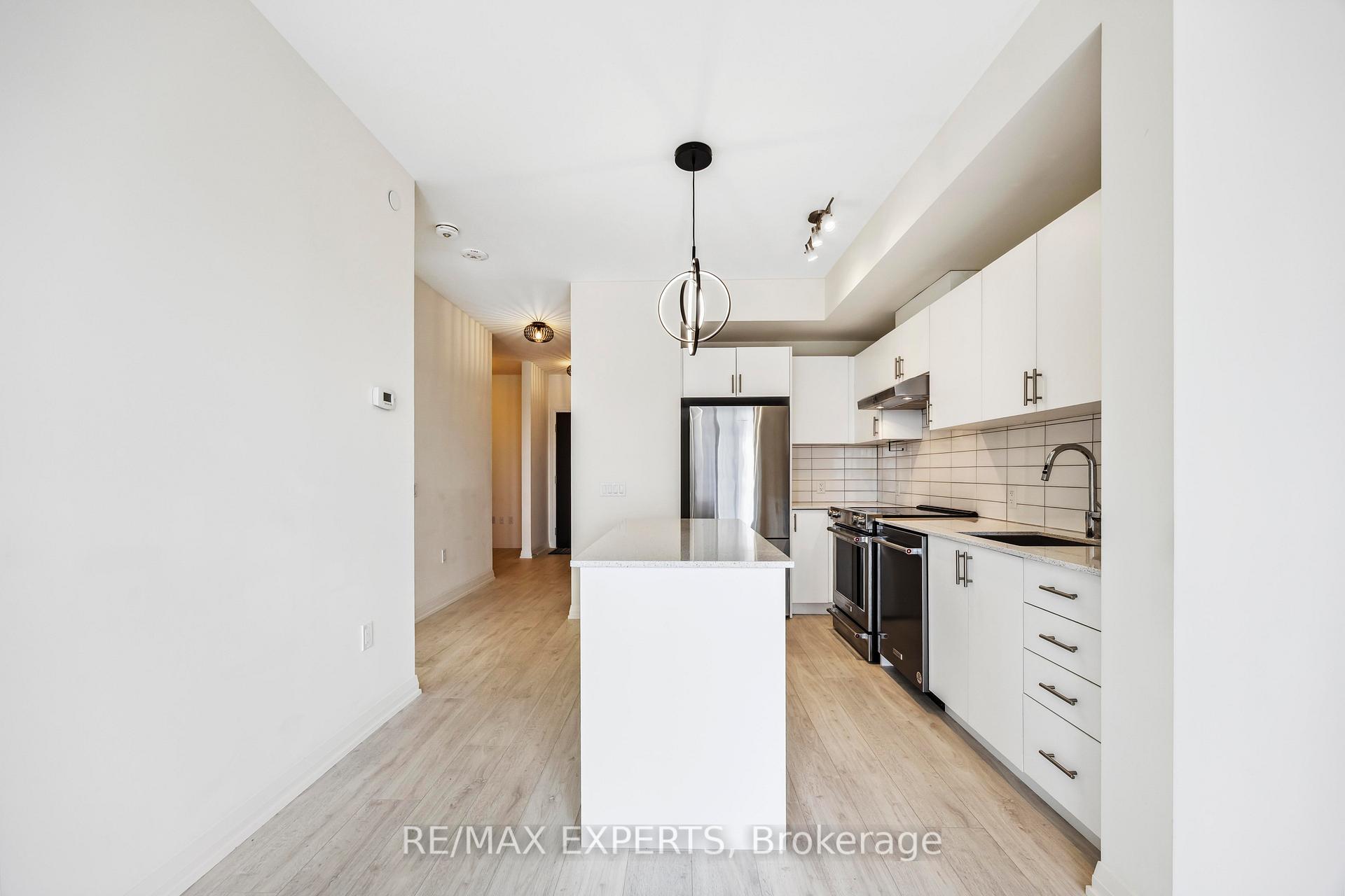 Photo 9 of Unit 903, 9000 Jane Street, Vaughan, Vellore Village — HOMEH