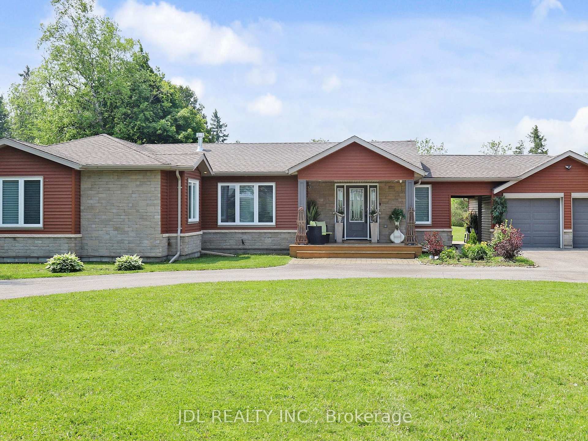 Front of 11 Hedge Road